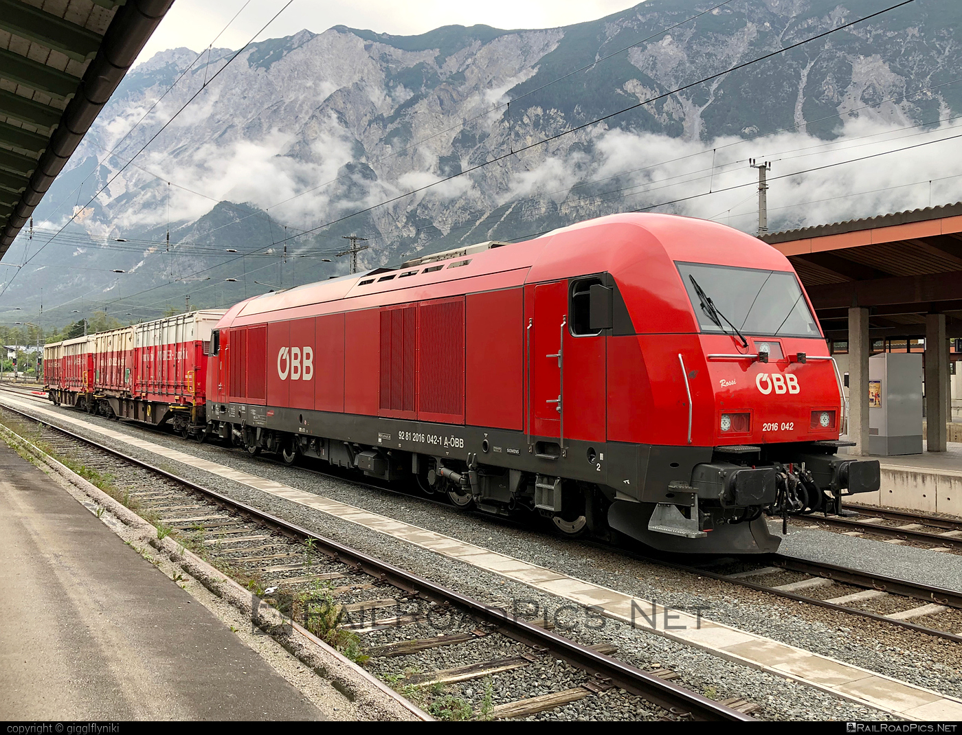 Siemens ER20 - 2016 042 operated by Rail Cargo Austria AG #container #er20 #er20hercules #eurorunner #flatwagon #hercules #obb #osterreichischebundesbahnen #rcw #siemens #siemenser20 #siemenser20hercules #siemenseurorunner #siemenshercules