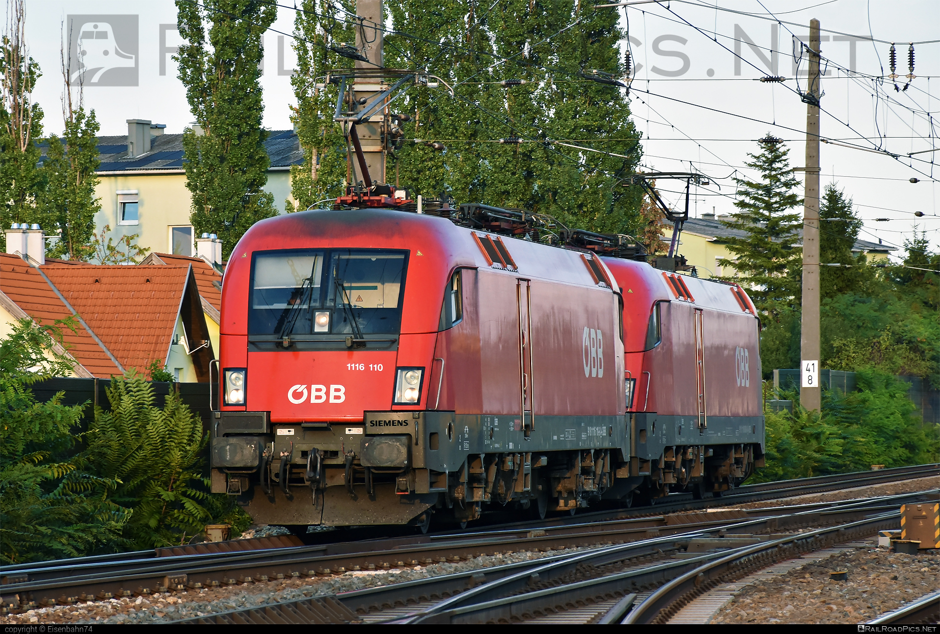 Siemens ES 64 U2 - 1116 110 operated by Österreichische Bundesbahnen #es64 #es64u2 #eurosprinter #obb #osterreichischebundesbahnen #siemens #siemensEs64 #siemensEs64u2 #siemenstaurus #taurus #tauruslocomotive