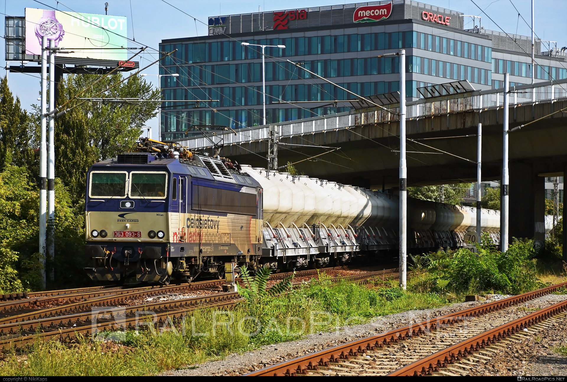Škoda 69E - 363 093-6 operated by Železničná Spoločnost' Cargo Slovakia a.s. #ZeleznicnaSpolocnostCargoSlovakia #cementwagon #es4991 #eso #locomotive363 #skoda #skoda69e #zsskcargo