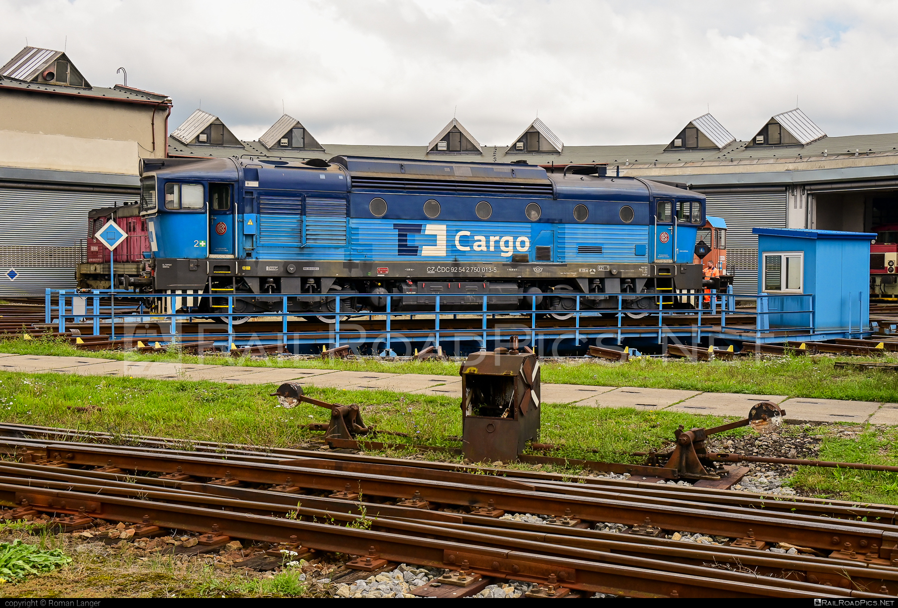 ČKD T 478.3 (753) - 750 013-5 operated by ČD Cargo, a.s. #brejlovec #cdcargo #ckd #ckdclass753 #ckdt4783 #locomotive753 #okuliarnik #turntable