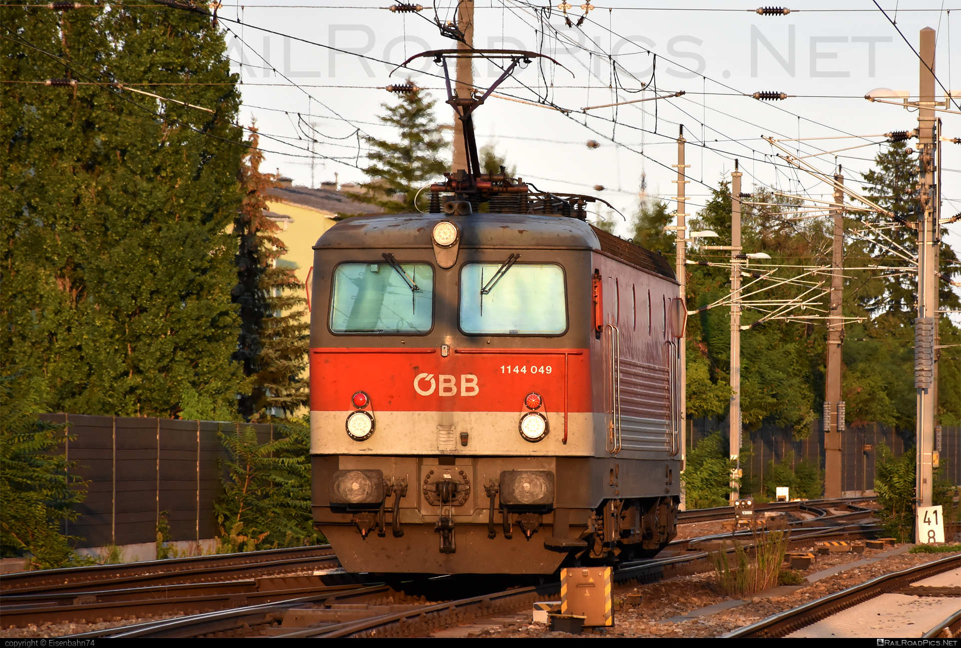 SGP 1144 - 1144 049 operated by Rail Cargo Austria AG #obb #obb1144 #obbClass1144 #osterreichischebundesbahnen #sgp #sgp1144 #simmeringgrazpauker