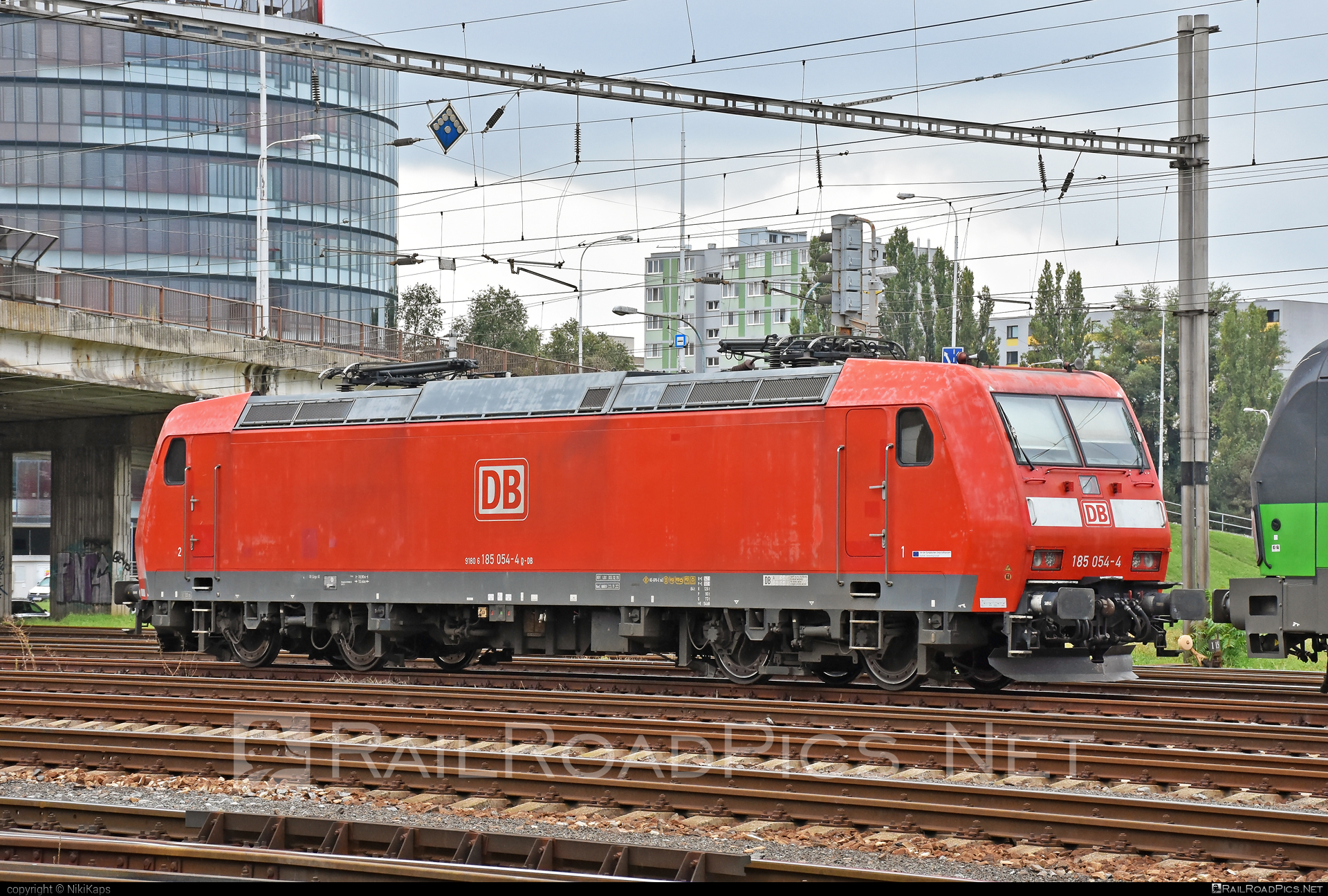 Bombardier TRAXX F140 AC1 - 185 054-4 operated by DB Cargo AG #bombardier #bombardiertraxx #db #dbcargo #dbcargoag #deutschebahn #traxx #traxxf140 #traxxf140ac #traxxf140ac1