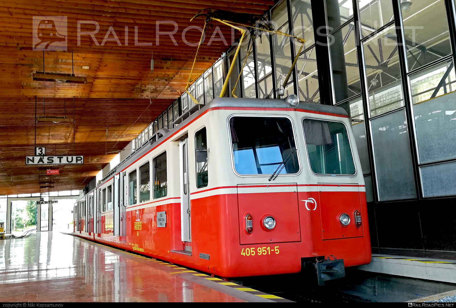 SLM Class 405.95 - 405 951-5 operated by Železničná Spoločnost' Slovensko, a.s. #ZeleznicnaSpolocnostSlovensko #brownboveri #cog #cograilway #hightatrascogtrain #ozubnica #ozubnicovazeleznica #schweizerischelokomotivundmaschinenfabrik #slm #slm40595 #swisslocomotiveandmachineworks #zssk #zssk405 #zssk40595 #zubacka