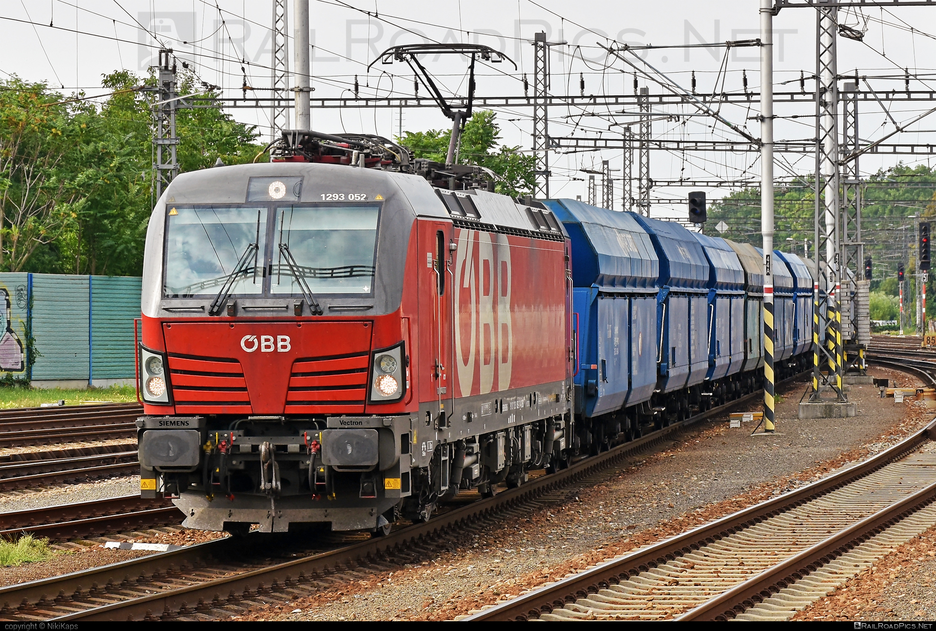 Siemens Vectron MS - 1293 052 operated by Rail Cargo Austria AG #hopperwagon #obb #osterreichischebundesbahnen #rcw #siemens #siemensvectron #siemensvectronms #vectron #vectronms