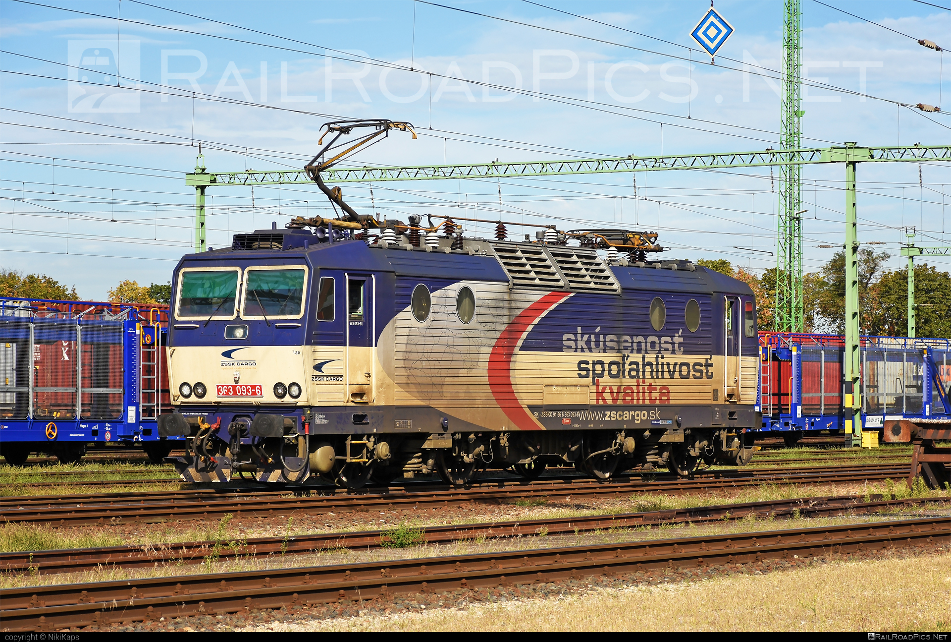 Škoda 69E - 363 093-6 operated by Železničná Spoločnost' Cargo Slovakia a.s. #ZeleznicnaSpolocnostCargoSlovakia #es4991 #eso #locomotive363 #skoda #skoda69e #zsskcargo