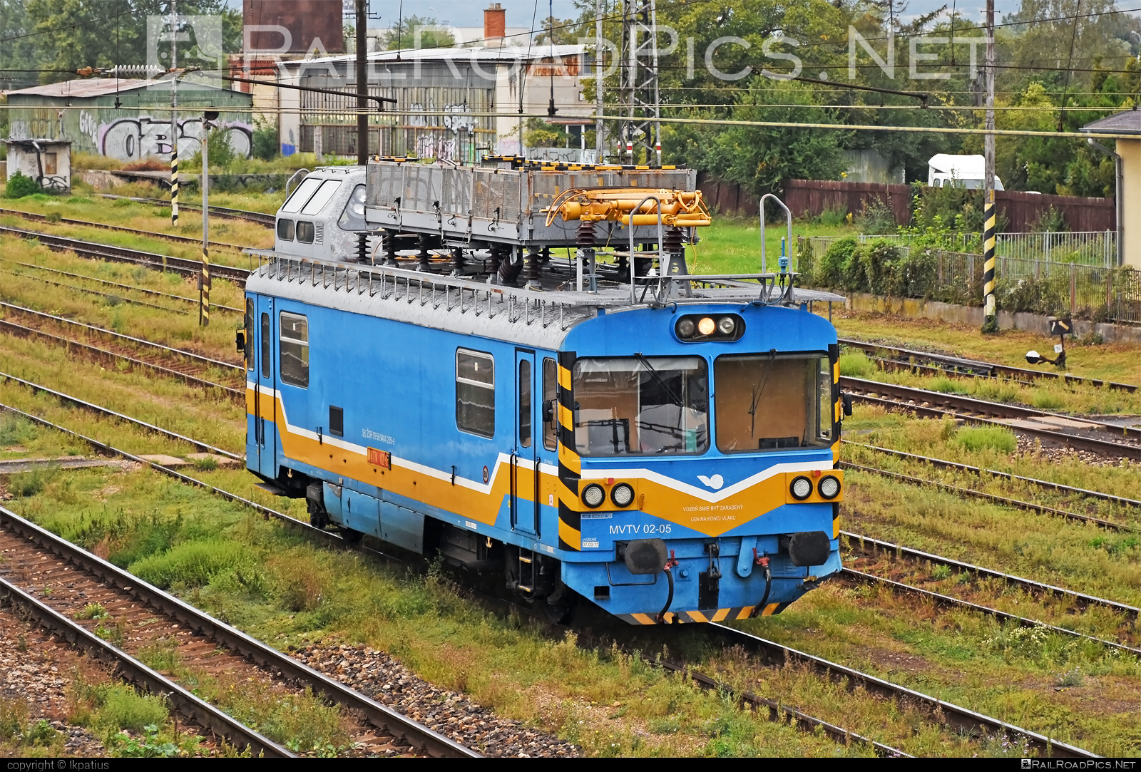 Vagónka Studénka MVTV 02 - MVTV 02-05 operated by Železnice Slovenskej Republiky #locomotivemvtv #mvtv02 #mvtv2 #vagonkaStudenka #zelezniceslovenskejrepubliky #zsr
