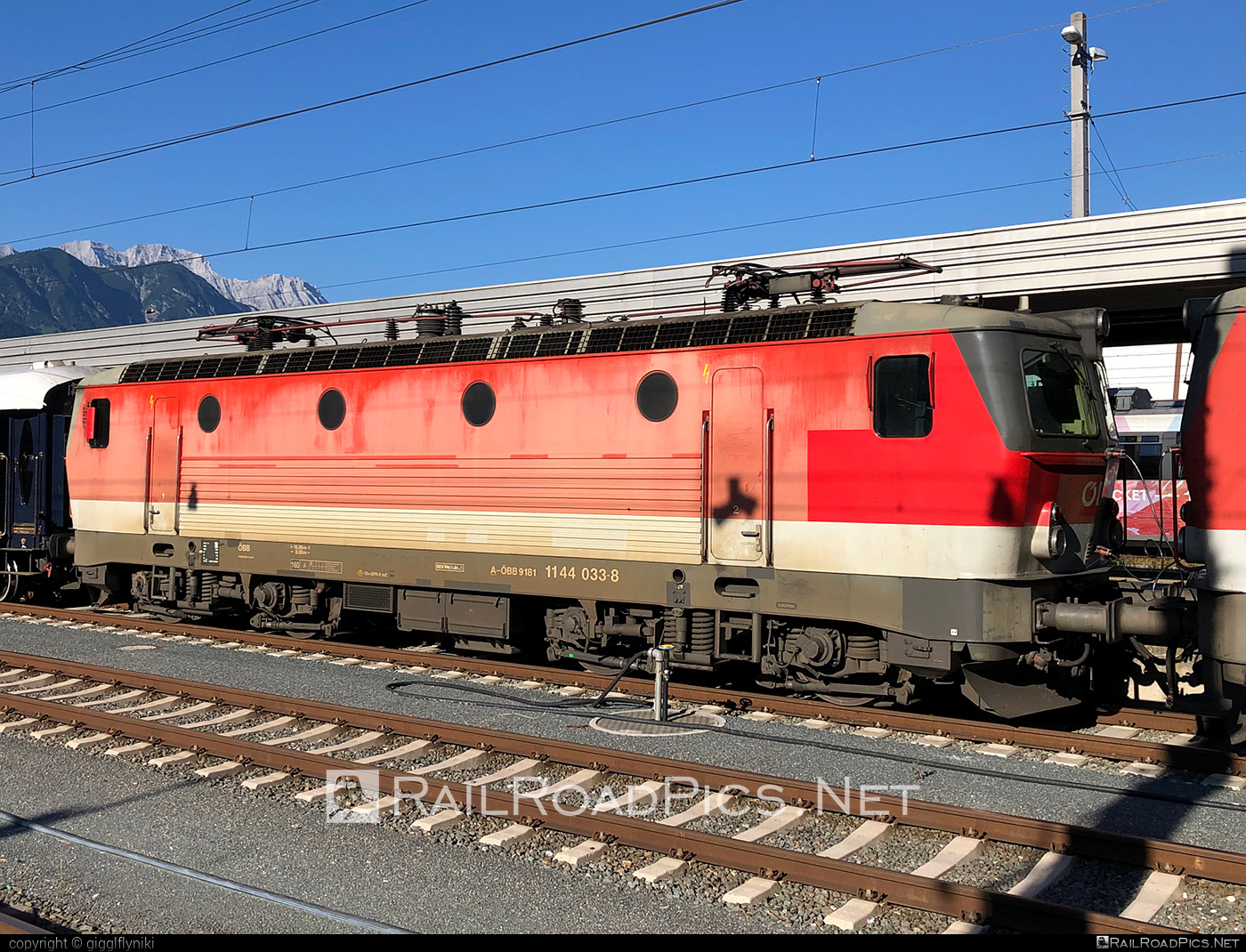 SGP 1144 - 1144 033 operated by Österreichische Bundesbahnen #obb #obb1144 #obbClass1144 #osterreichischebundesbahnen #sgp #sgp1144 #simmeringgrazpauker