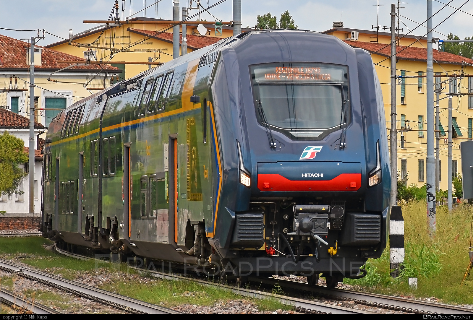 Hitachi Rail Italy Caravaggio - 521-031 operated by Trenitalia S.p.A. #HitachiRailItaly #ferroviedellostato #fs #fsitaliane #hitachicaravaggio #rock #traincaravaggio #trenicaravaggio #trenirock #trenitalia #trenitaliarock #trenitaliaspa