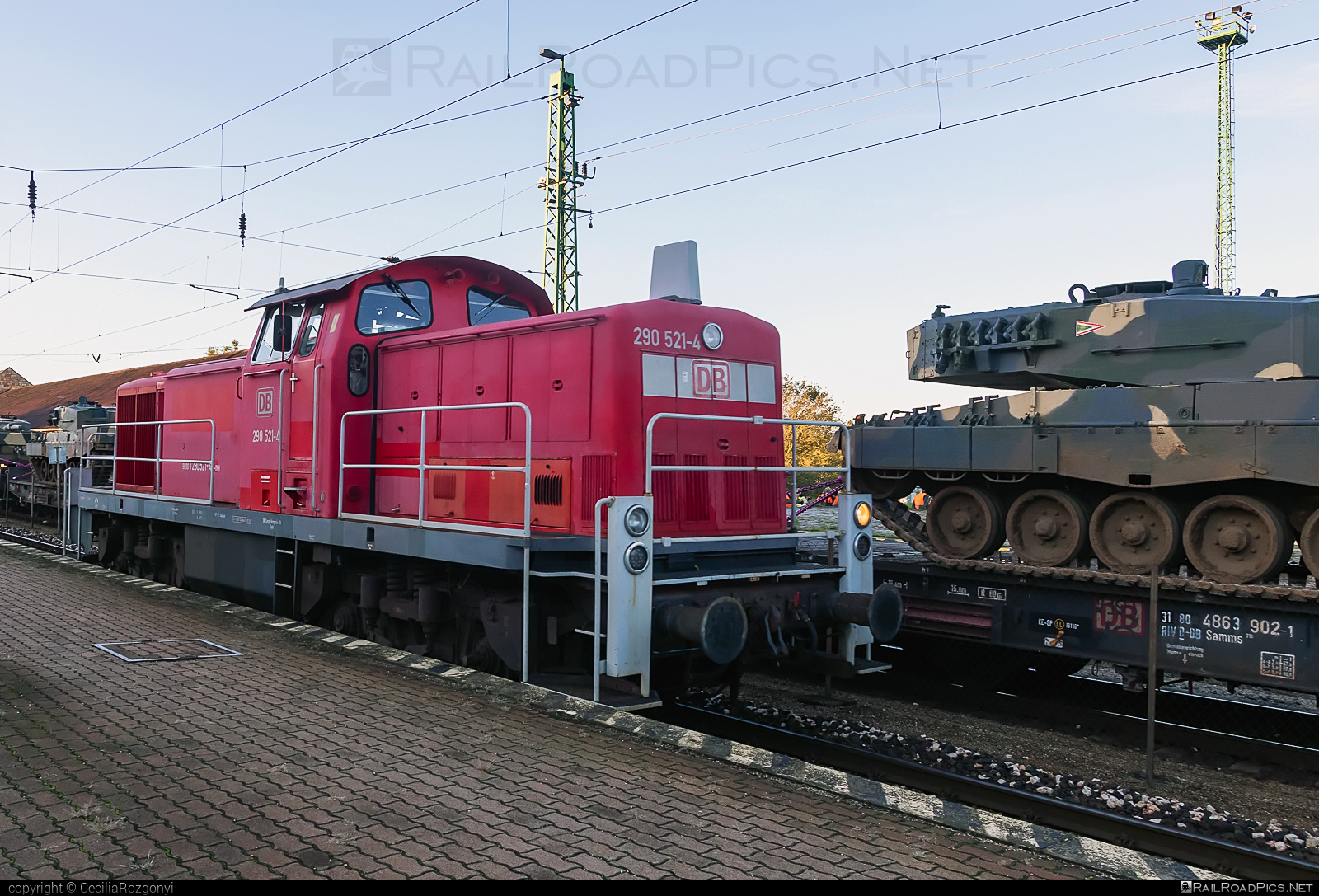 MaK V 90 - 290 521-4 operated by DB Cargo Hungária Kft #db #dbClass290 #dbClassV90 #dbcargo #dbcargohungaria #dbh #mak #makV90 #maschinenbaukiel
