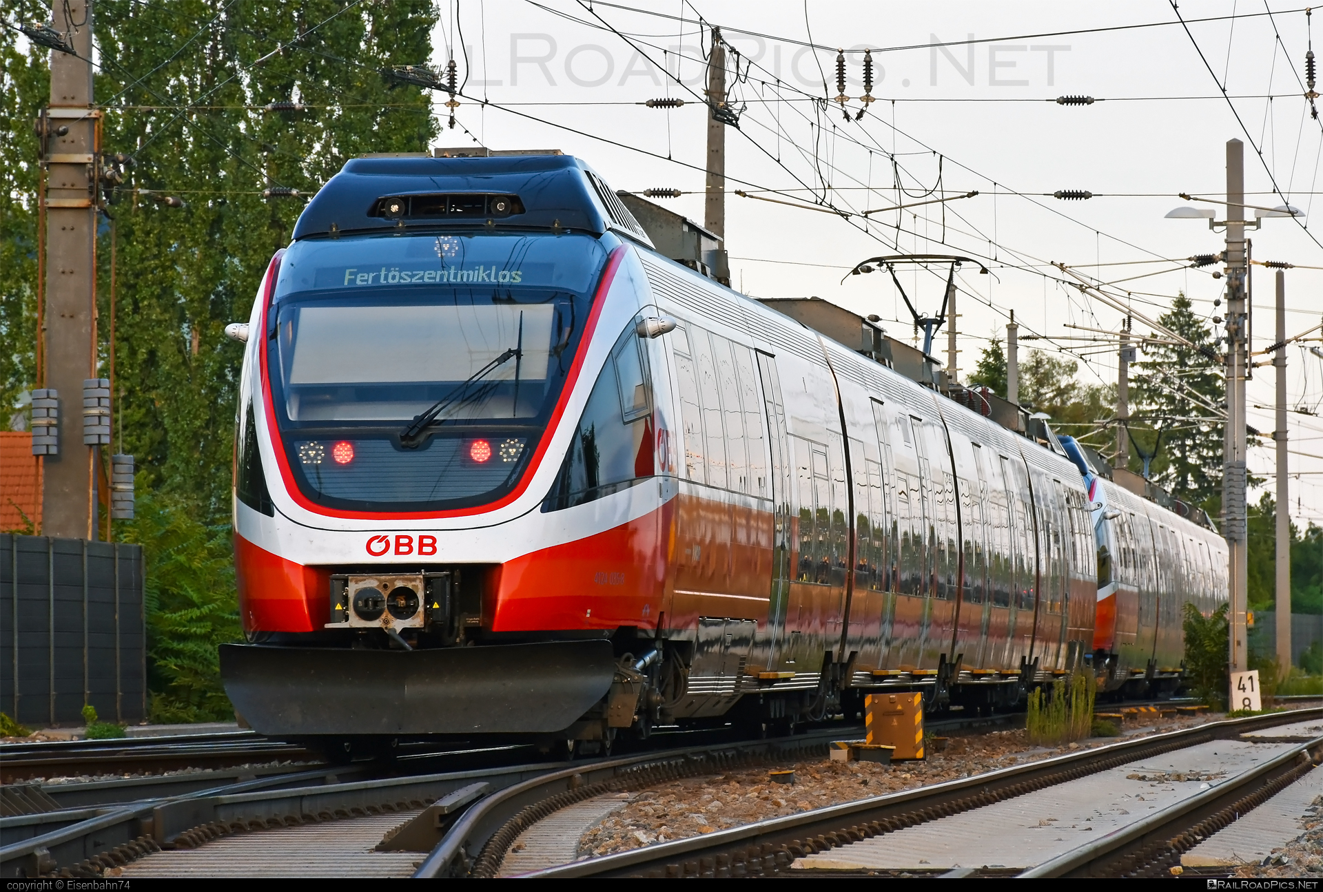 Bombardier Talent - 4124 035-8 operated by Österreichische Bundesbahnen #bombardier #bombardiertalent #cityjet #obb #obbcityjet #osterreichischebundesbahnen