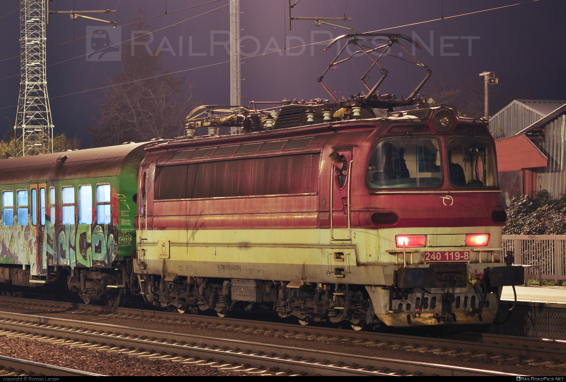 Škoda 47E - 240 119-8 operated by Železničná Spoločnost' Slovensko, a.s. #ZeleznicnaSpolocnostSlovensko #graffiti #laminatka #locomotive240 #skoda #skoda47e #zssk