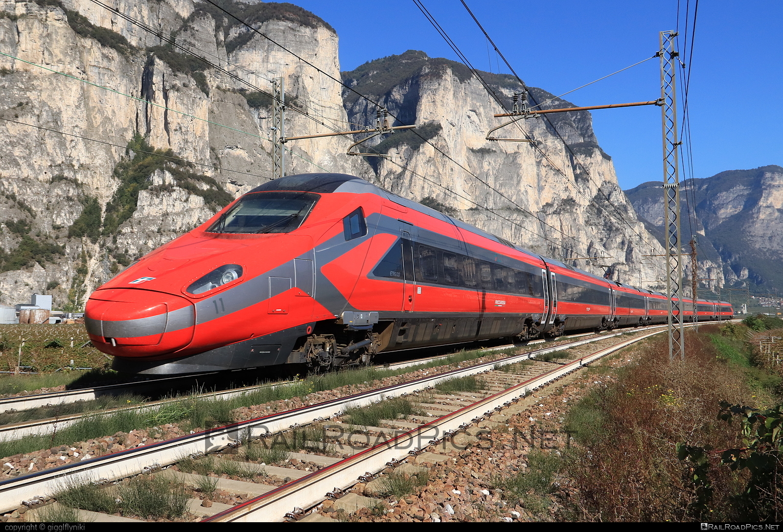 Alstom Class ETR.600 - ETR 600.11 operated by Trenitalia S.p.A. #alstom #alstometr600 #etr600 #ferroviedellostato #frecciarossa #fs #fsitaliane #lefrecce #newpendolino #pendolino #trenitalia #trenitaliaspa