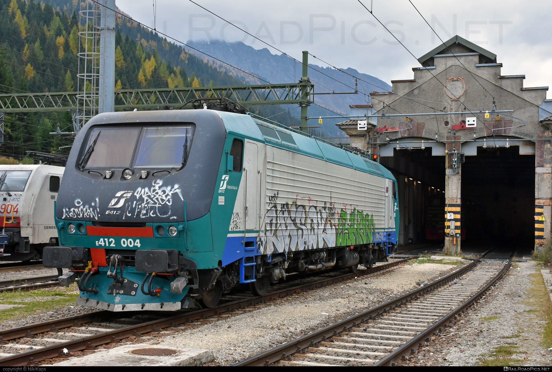 FS Class E.412 - E412 004 operated by Mercitalia Rail S.r.l. #e412 #ferroviedellostato #fs #fsClassE412 #fsitaliane #graffiti #mercitalia #trenitalia #trenitaliaspa