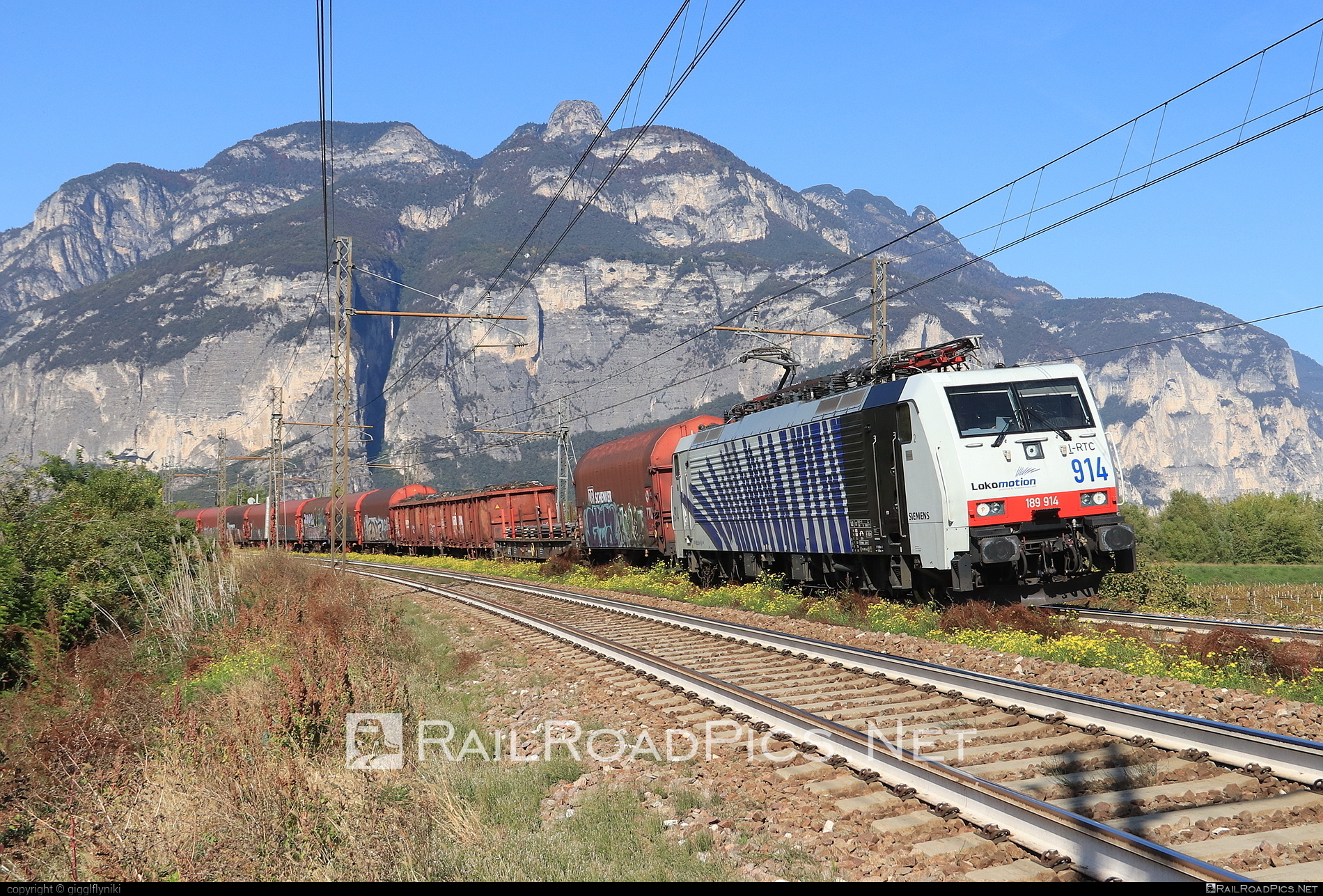 Siemens ES 64 F4 - 189 914 operated by Rail Traction Company #LokomotionGesellschaftFurSchienentraktion #RailTractionCompany #es64 #es64f4 #eurosprinter #graffiti #lokomotion #mixofcargo #rtc #siemens #siemensEs64 #siemensEs64f4