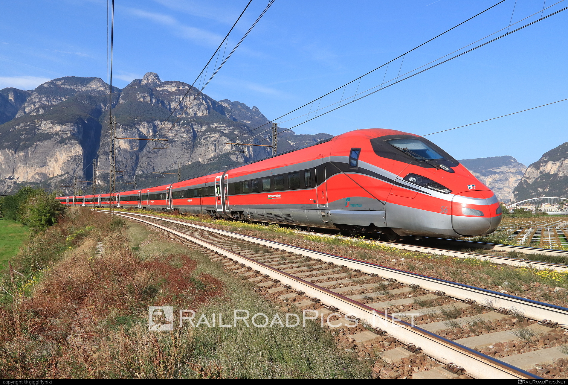 Hitachi Rail Italy / Bombardier ETR.1000 - 400 556-5 operated by Trenitalia S.p.A. #Frecciarossa1000 #HitachiBombardier #HitachiRailItaly #bombardier #etr1000 #ferroviedellostato #frecciarossa1000 #fs #fsitaliane #hitachi #trenitalia #trenitaliaspa #v300 #v300zefiro #zefiro