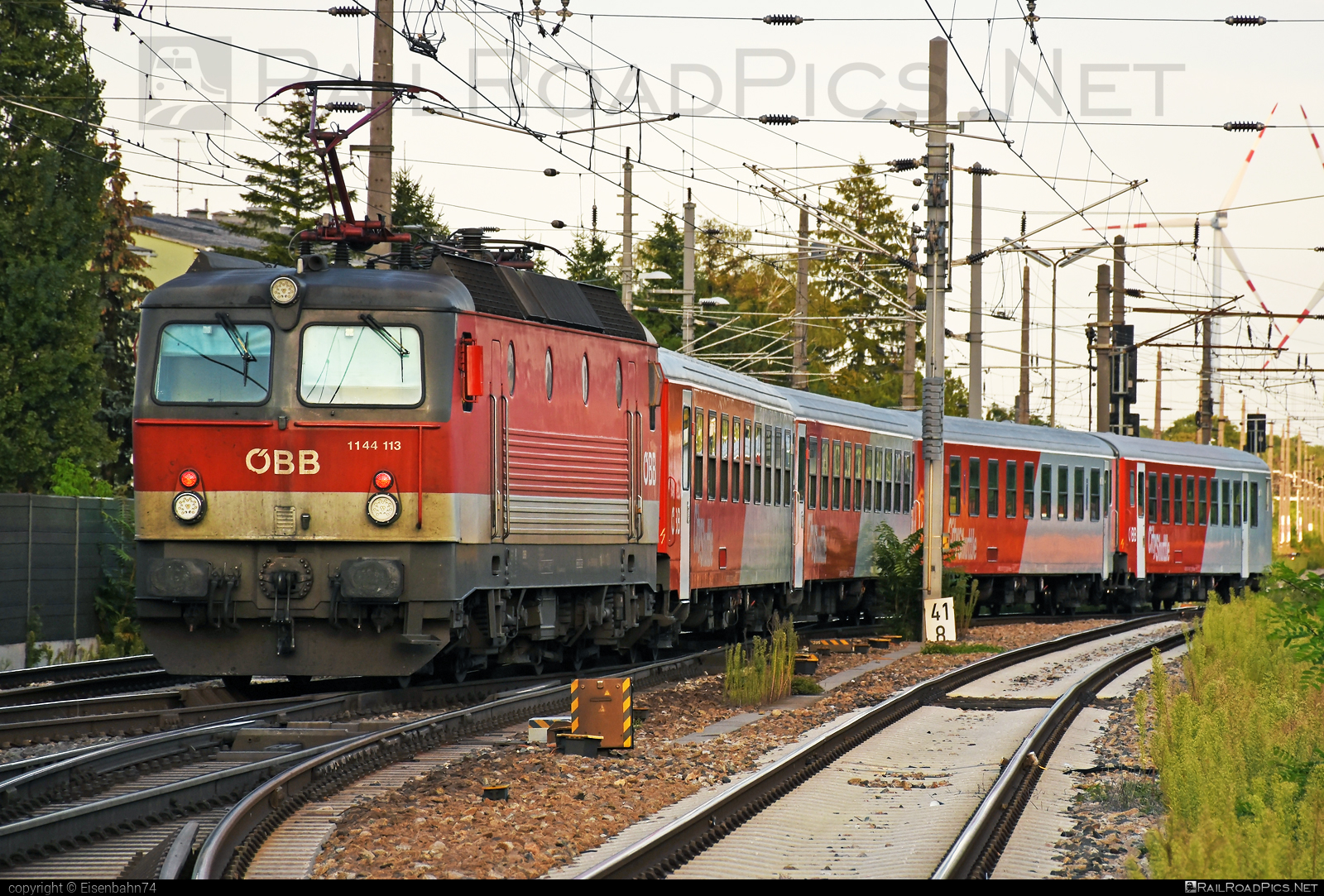 SGP 1144 - 1144 113 operated by Österreichische Bundesbahnen #cityshuttle #obb #obb1144 #obbClass1144 #osterreichischebundesbahnen #sgp #sgp1144 #simmeringgrazpauker