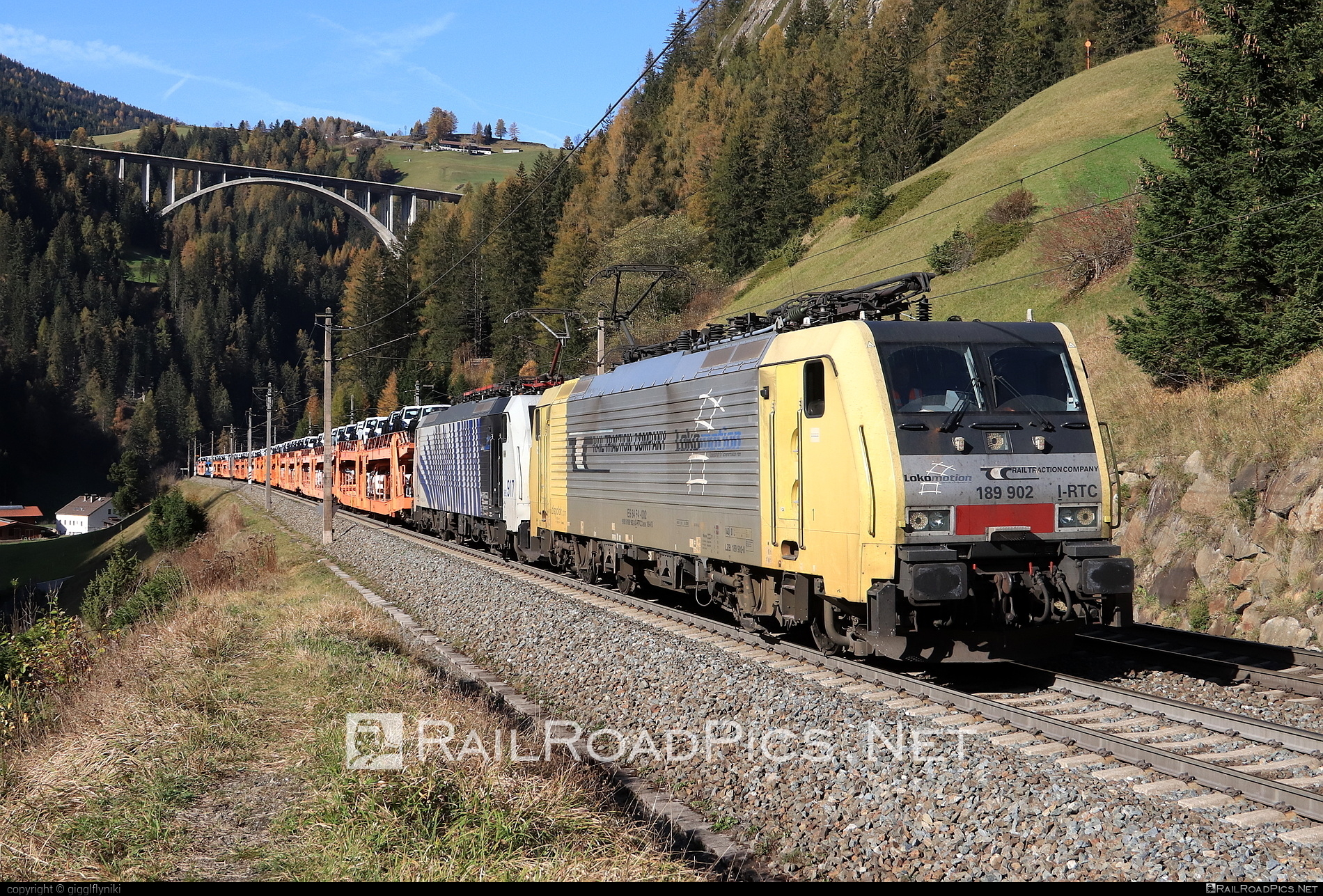 Siemens ES 64 F4 - 189 902 operated by Rail Traction Company #RailTractionCompany #carcarrierwagon #es64 #es64f4 #eurosprinter #rtc #siemens #siemensEs64 #siemensEs64f4