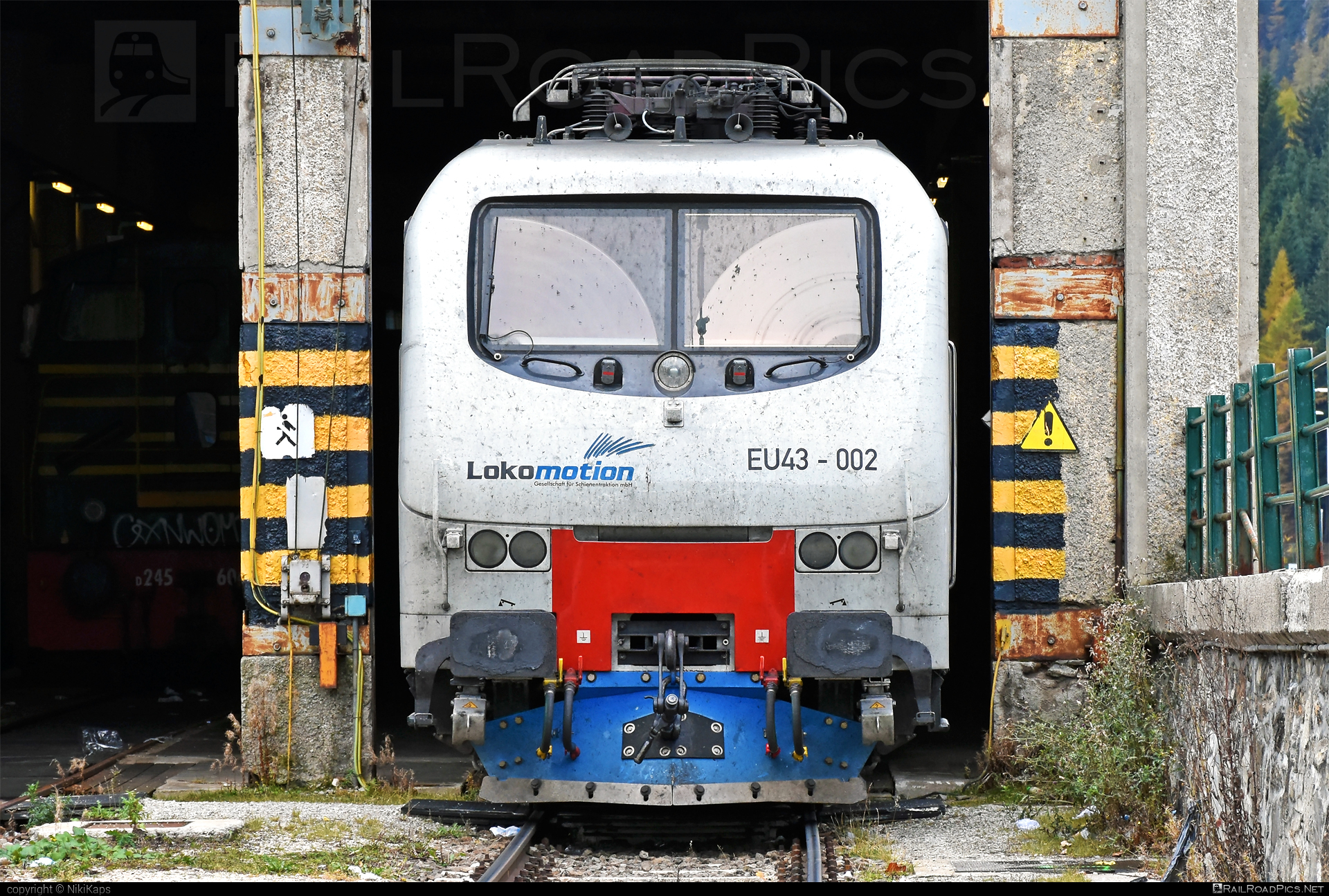 FS Class E.412 - EU43-002 operated by Lokomotion Gesellschaft für Schienentraktion mbH #LokomotionGesellschaftFurSchienentraktion #RailTractionCompany #e412 #fsClassE412 #hangar #lokomotion #rtc