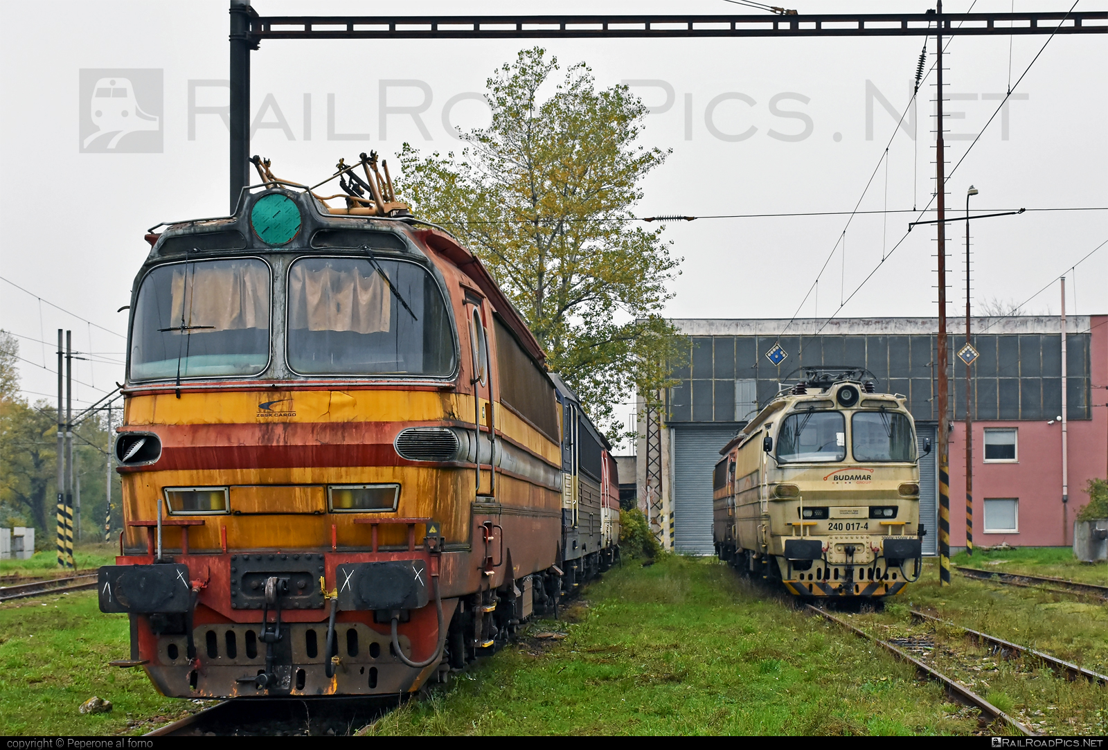 Škoda 47E - 240 090-1 operated by Železničná Spoločnost' Cargo Slovakia a.s. #ZeleznicnaSpolocnostCargoSlovakia #laminatka #locomotive240 #skoda #skoda47e #zsskcargo