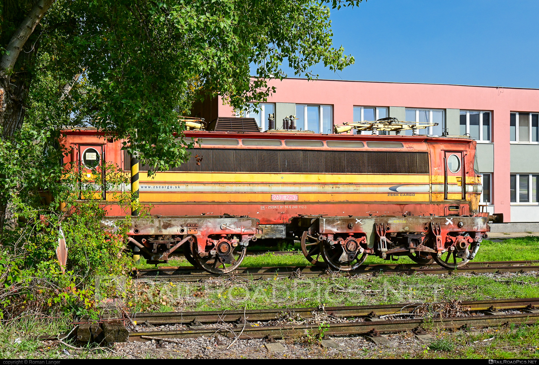 Škoda 47E - 240 112-3 operated by Železničná Spoločnost' Cargo Slovakia a.s. #ZeleznicnaSpolocnostCargoSlovakia #laminatka #locomotive240 #skoda #skoda47e #zsskcargo
