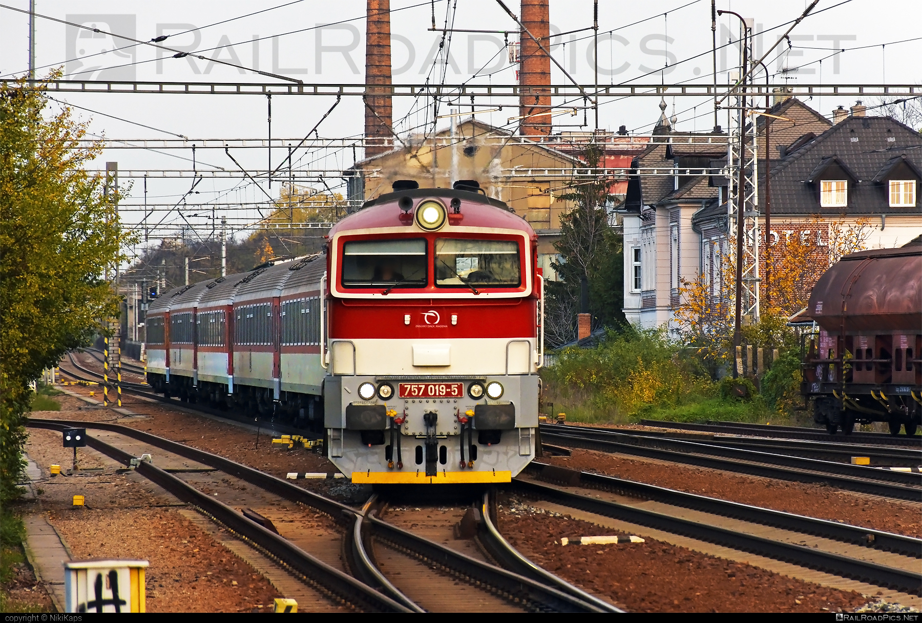 ŽOS Zvolen Class 757 - 757 019-5 operated by Železničná Spoločnost' Slovensko, a.s. #ZeleznicnaSpolocnostSlovensko #brejlovec #locomotiveclass757 #okuliarnik #zoszvolen #zssk