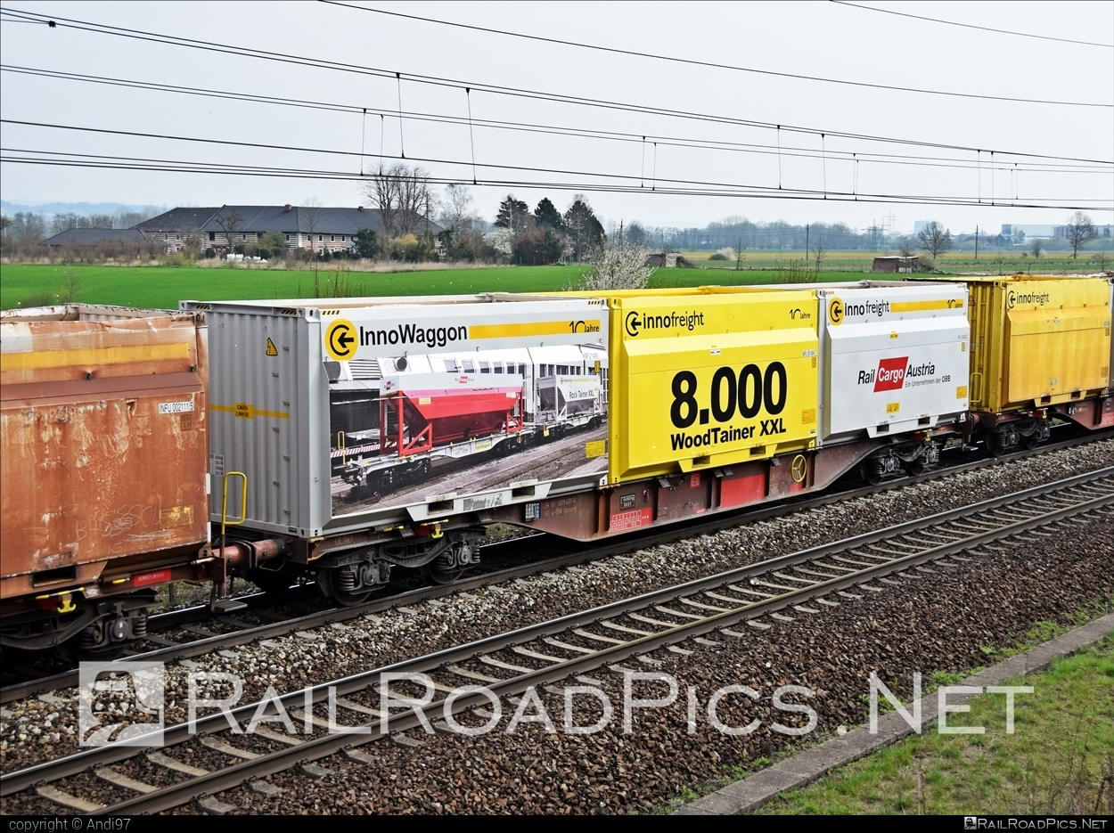 Class S - Sgnss - 4575 437-6 operated by Rail Cargo Austria AG #container #flatwagon #innofreight #obb #osterreichischebundesbahnen #rcw
