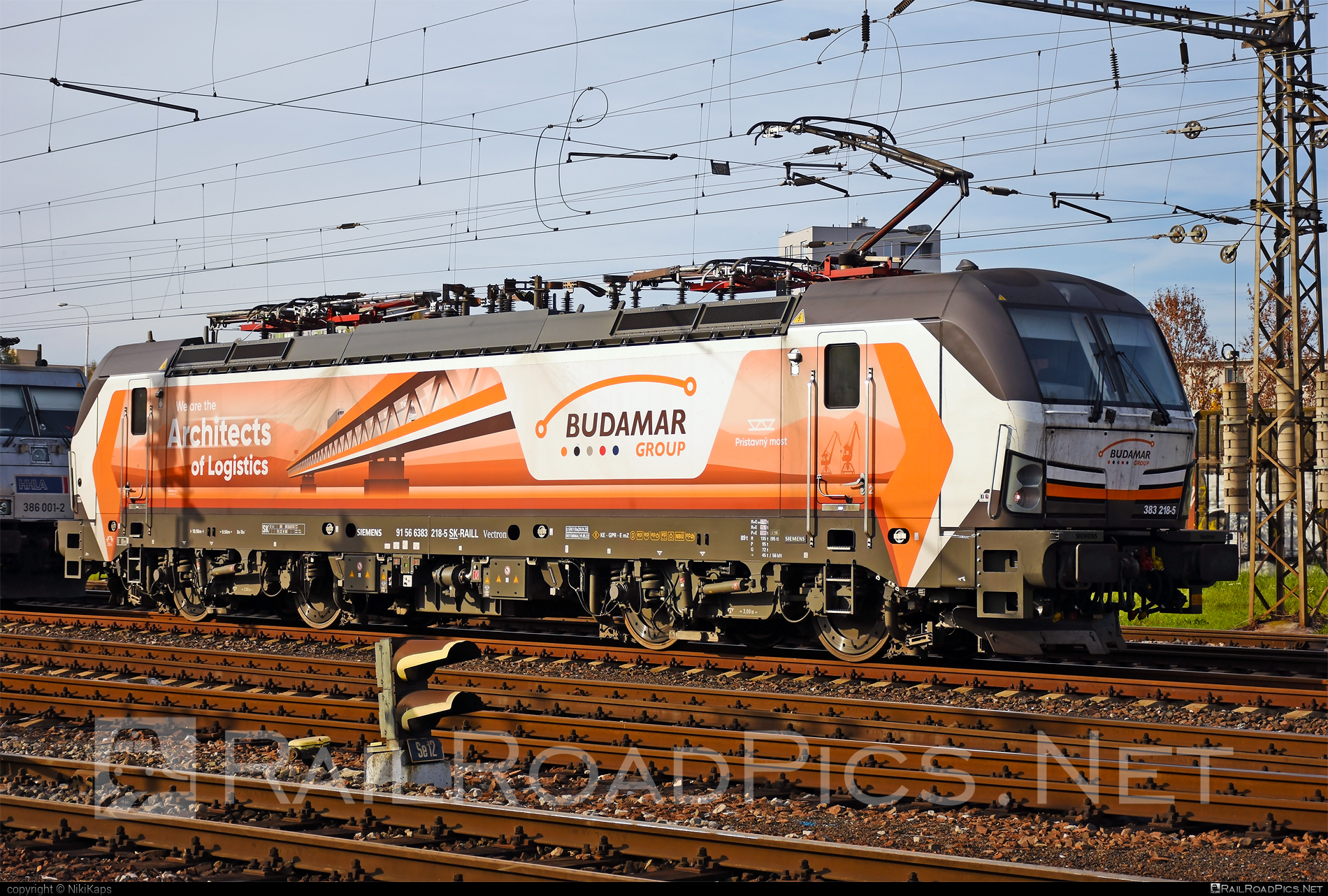 Siemens Vectron MS - 383 218-5 operated by LOKORAIL, a.s. #RollingStockLease #RollingStockLeaseSro #budamar #lokorail #lrl #raill #siemens #siemensVectron #siemensVectronMS #vectron #vectronMS