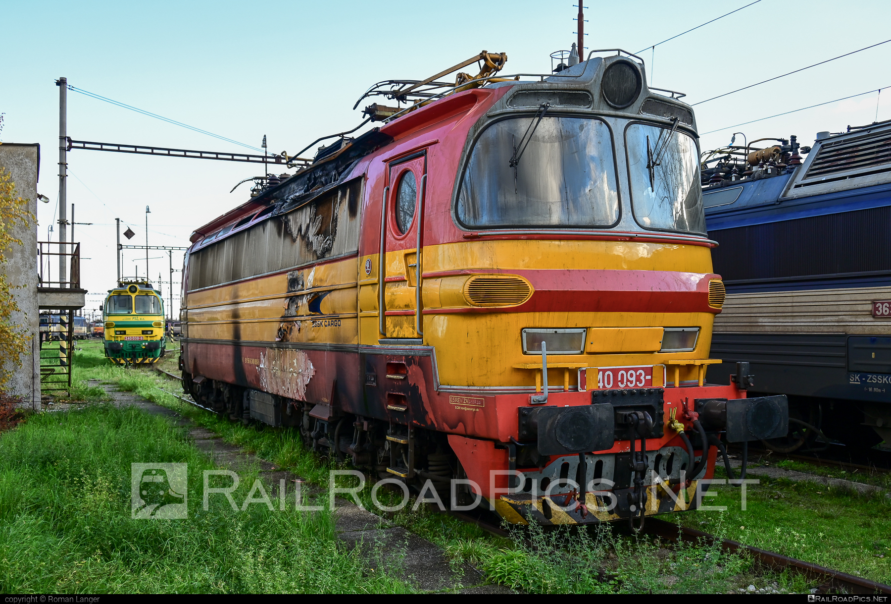 Škoda 47E - 240 093-5 operated by Železničná Spoločnost' Cargo Slovakia a.s. #ZeleznicnaSpolocnostCargoSlovakia #damage #laminatka #locomotive240 #skoda #skoda47e #zsskcargo