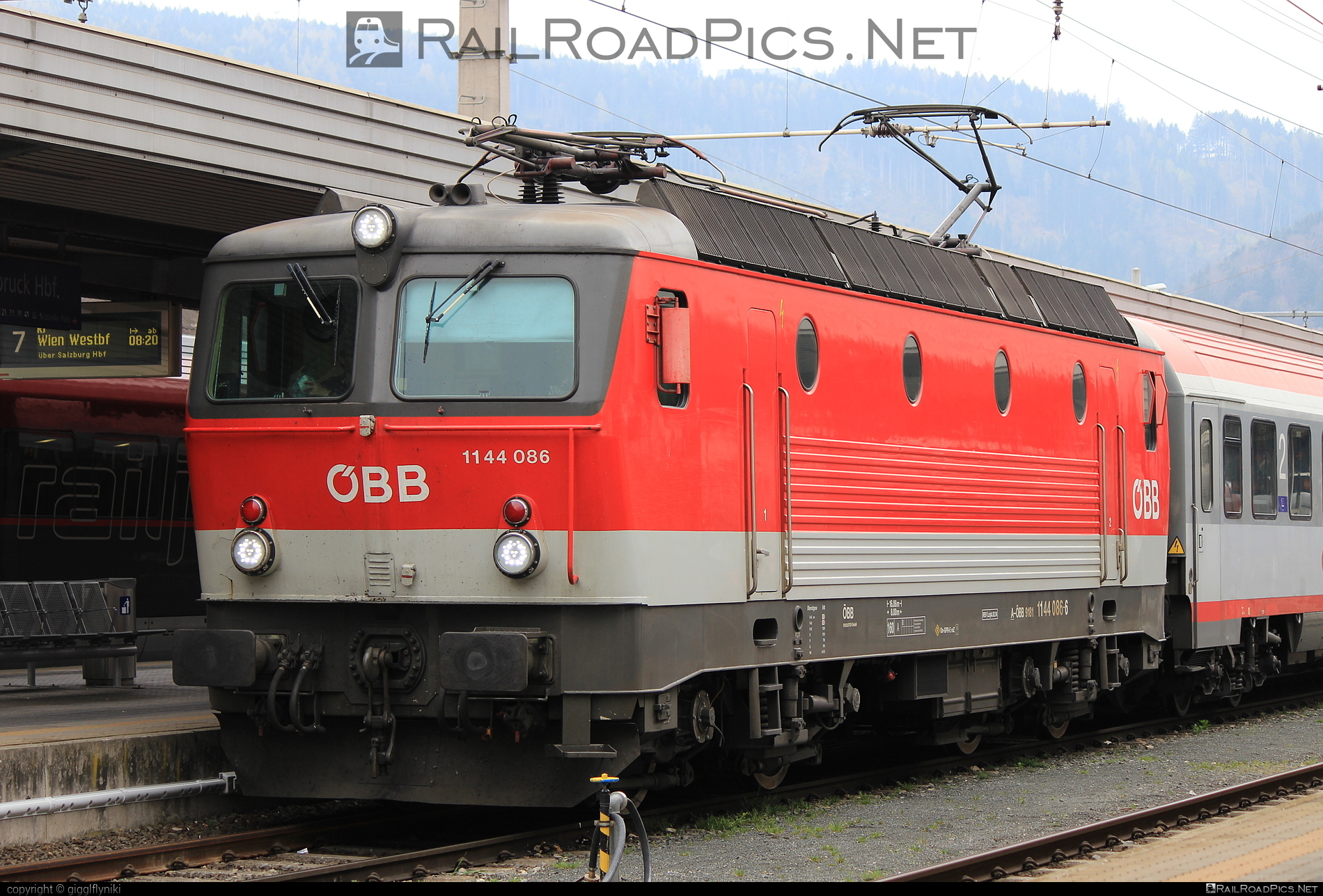 SGP 1144 - 1144 086 operated by Österreichische Bundesbahnen #obb #obb1144 #obbClass1144 #osterreichischebundesbahnen #sgp #sgp1144 #simmeringgrazpauker