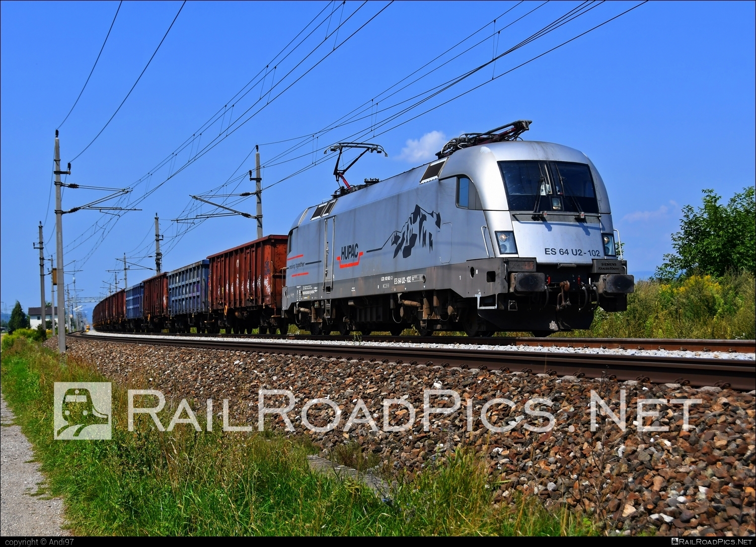 Siemens ES 64 U2 - 182 602-3 operated by WRS Widmer Rail Services Personal AG #es64 #es64u2 #eurosprinter #hupac #hupacSA #openwagon #siemens #siemensEs64 #siemensEs64u2 #siemenstaurus #taurus #tauruslocomotive #wrs