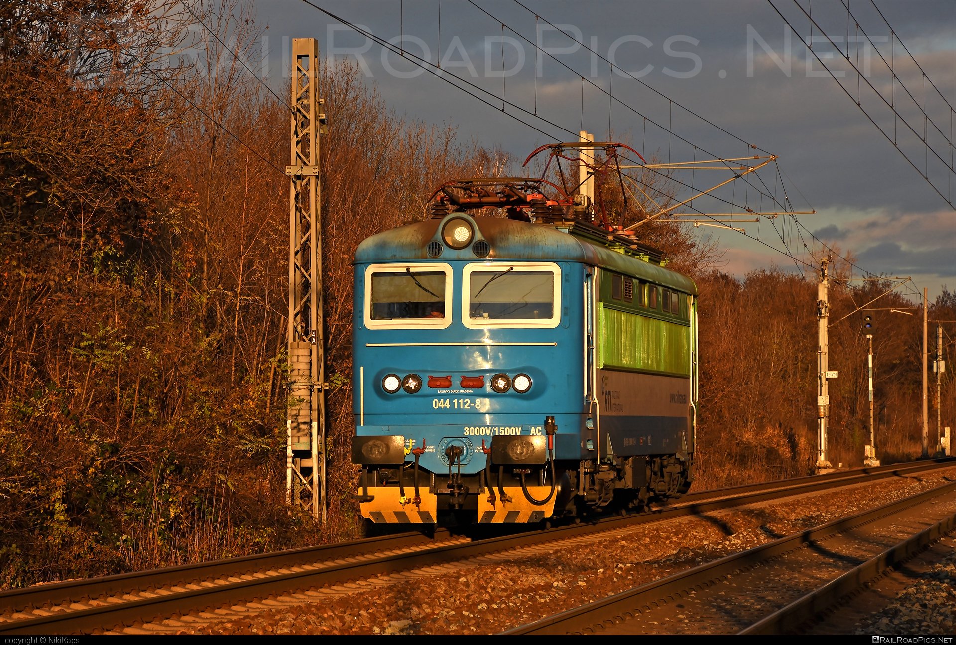 Škoda 73E - 044 112-8 operated by Railtrans International, s.r.o #RailtransInternational #locomotive242 #plechac #rti #skoda #skoda73e