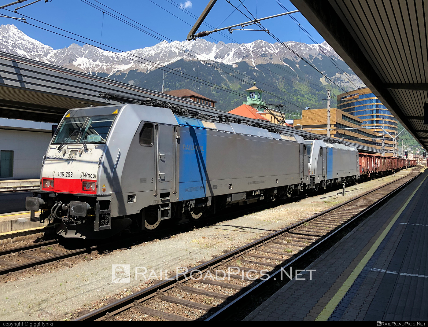 Bombardier TRAXX F140 MS - 186 259 operated by Rail Cargo Carrier – Italy s.r.l #bombardier #bombardiertraxx #openwagon #railpool #railpoolgmbh #rccit #traxx #traxxf140 #traxxf140ms