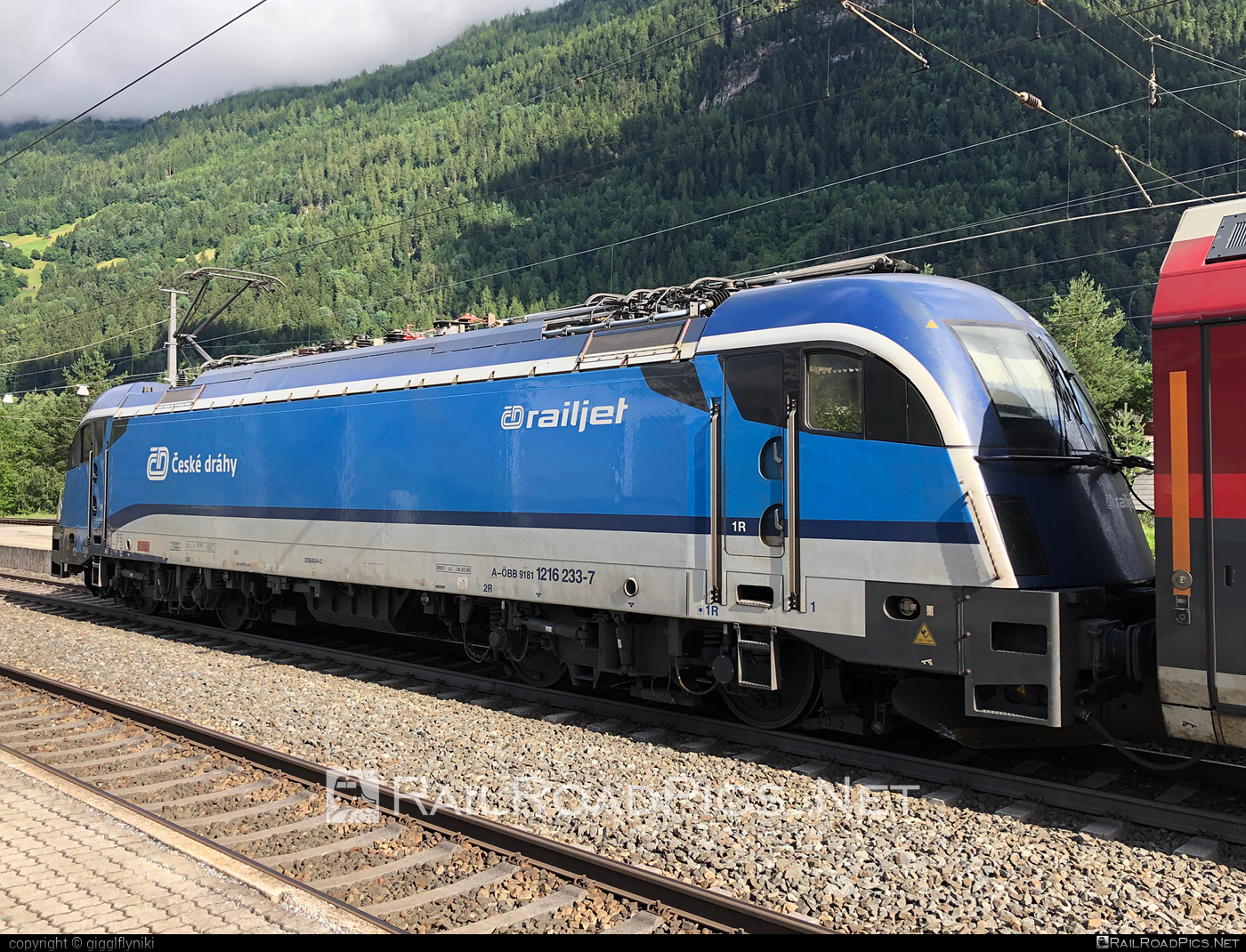 Siemens ES 64 U4 1216 233 operated by České dráhy, a.s. taken by