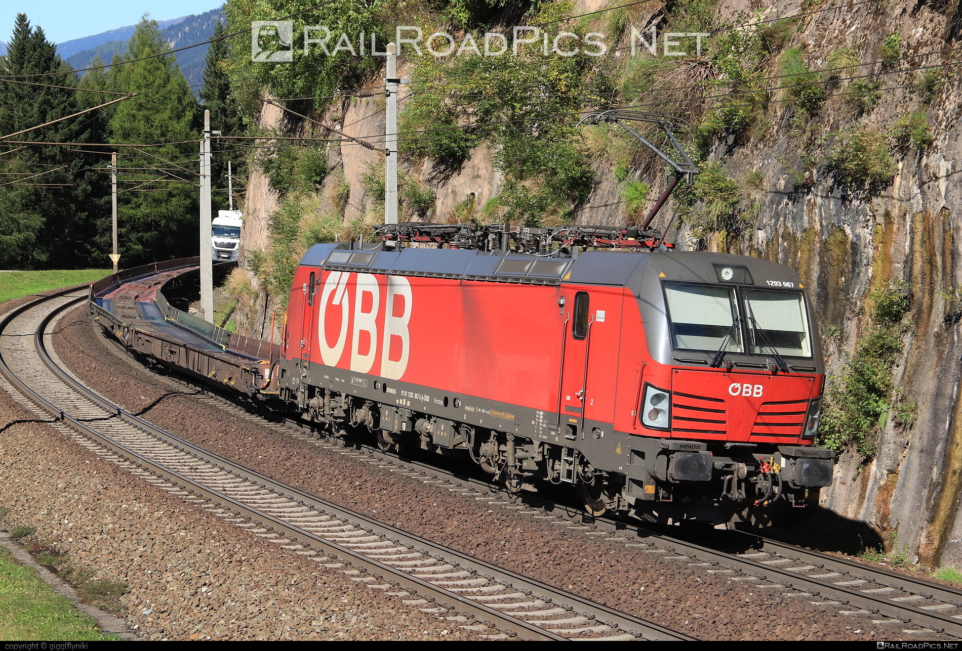 Siemens Vectron MS - 1293 067 operated by Rail Cargo Austria AG #flatwagon #obb #osterreichischebundesbahnen #rcw #siemens #siemensVectron #siemensVectronMS #vectron #vectronMS