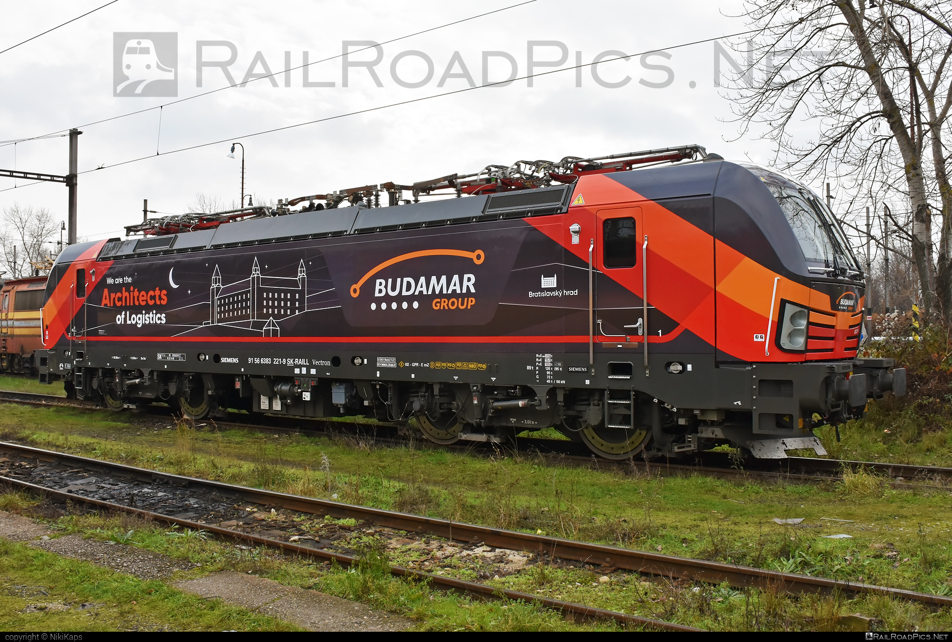 Siemens Vectron MS - 383 221-9 operated by LOKORAIL, a.s. #RollingStockLease #RollingStockLeaseSro #budamar #lokorail #lrl #raill #siemens #siemensVectron #siemensVectronMS #vectron #vectronMS