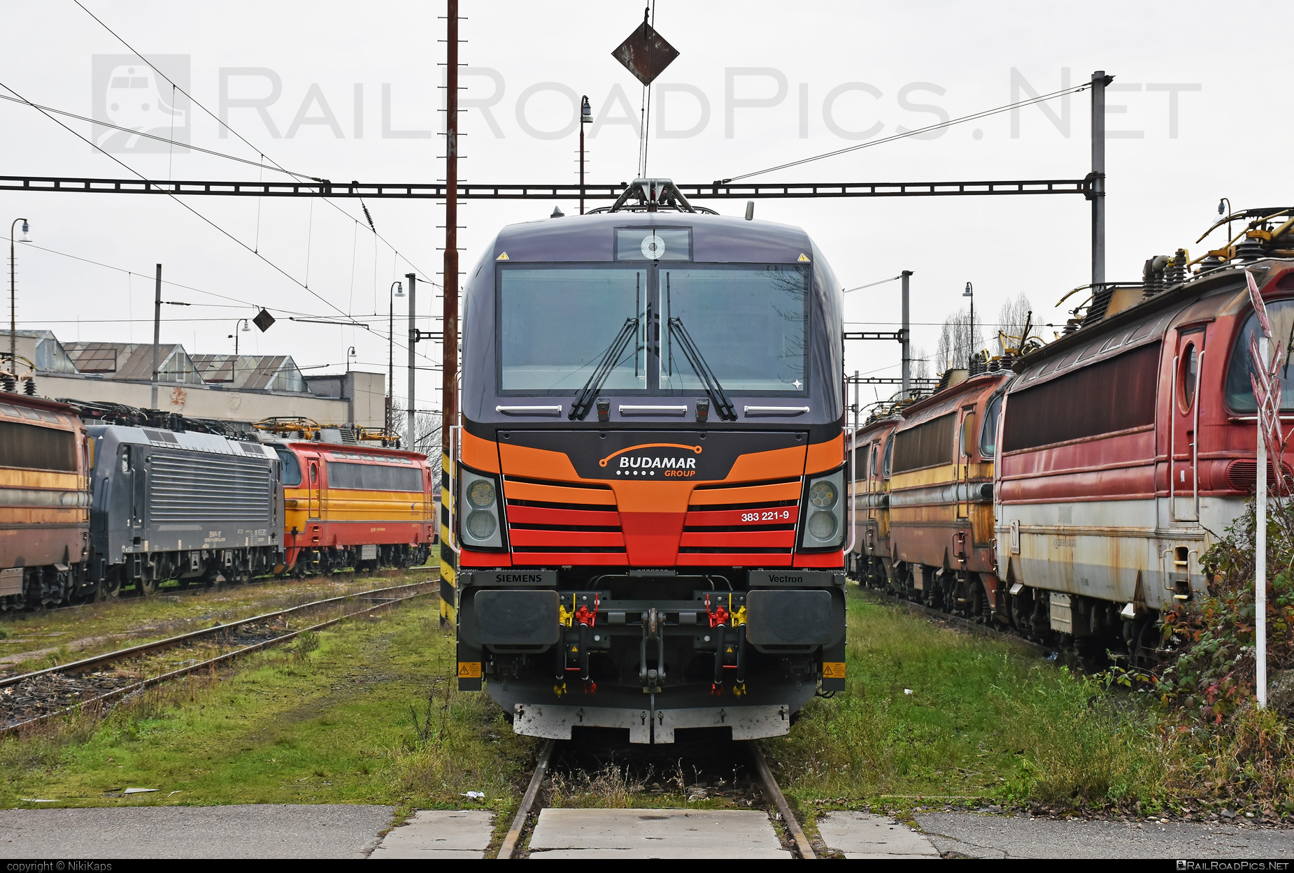 Siemens Vectron MS - 383 221-9 operated by LOKORAIL, a.s. #RollingStockLease #RollingStockLeaseSro #budamar #lokorail #lrl #raill #siemens #siemensVectron #siemensVectronMS #vectron #vectronMS