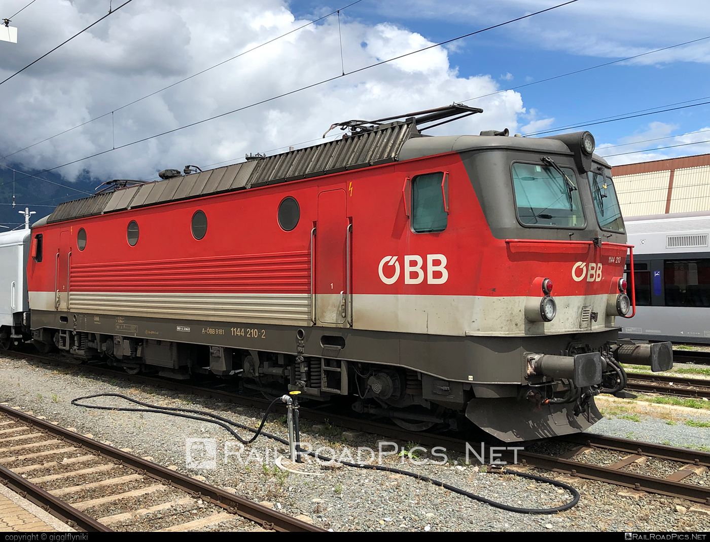 SGP 1144 - 1144 210 operated by Österreichische Bundesbahnen #obb #obb1144 #obbClass1144 #osterreichischebundesbahnen #sgp #sgp1144 #simmeringgrazpauker