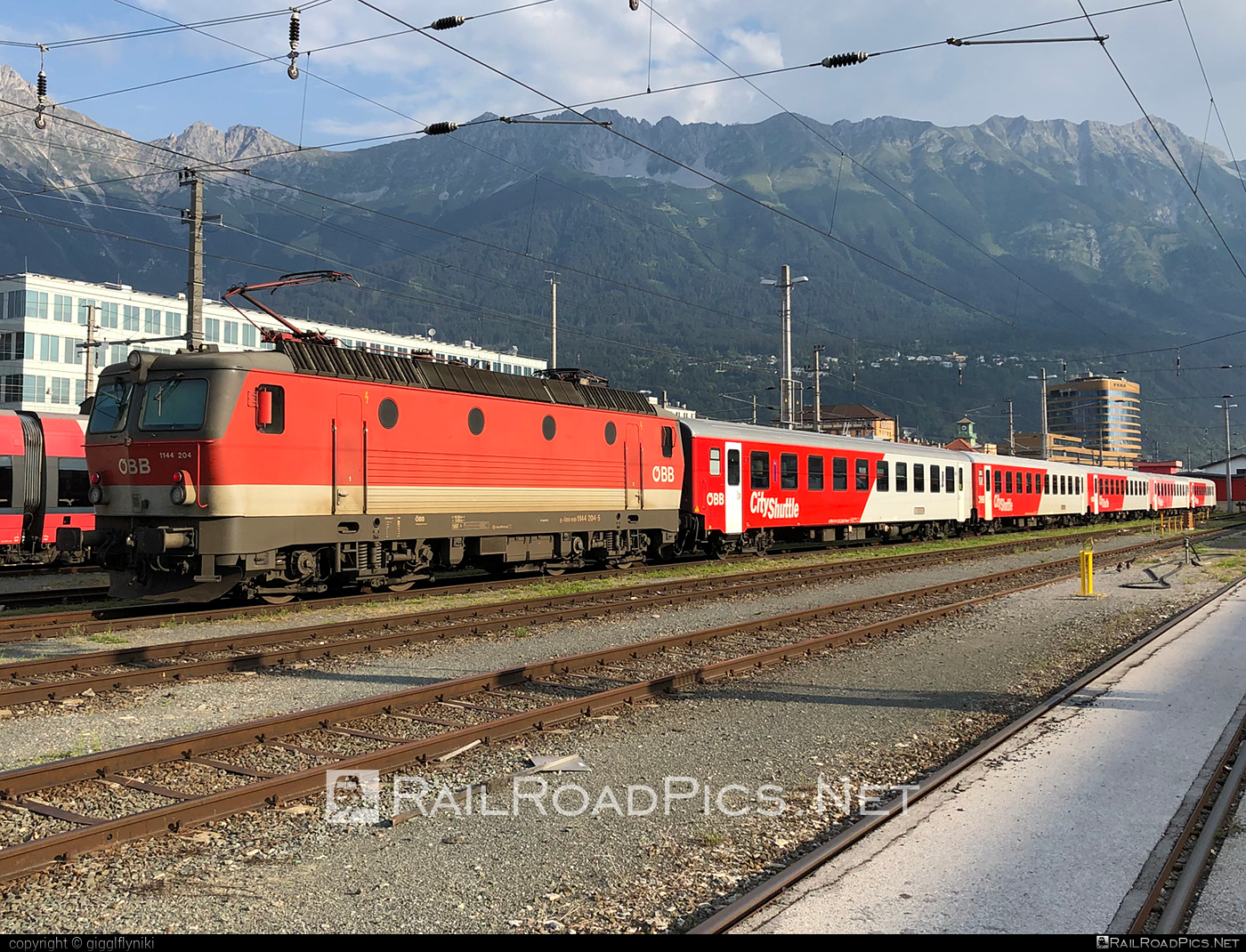 SGP 1144 - 1144 204 operated by Österreichische Bundesbahnen #cityshuttle #obb #obb1144 #obbClass1144 #osterreichischebundesbahnen #sgp #sgp1144 #simmeringgrazpauker