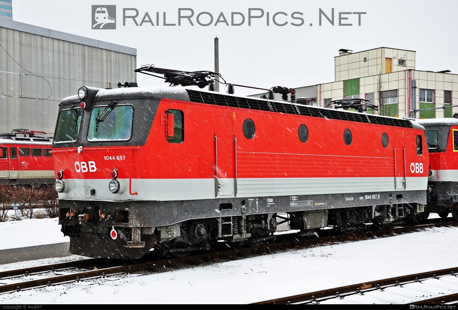SGP 1044 - 1044 057 operated by Österreichische Bundesbahnen #obb #obb1044 #obbClass1044 #osterreichischebundesbahnen #sgp #sgp1044 #simmeringgrazpauker