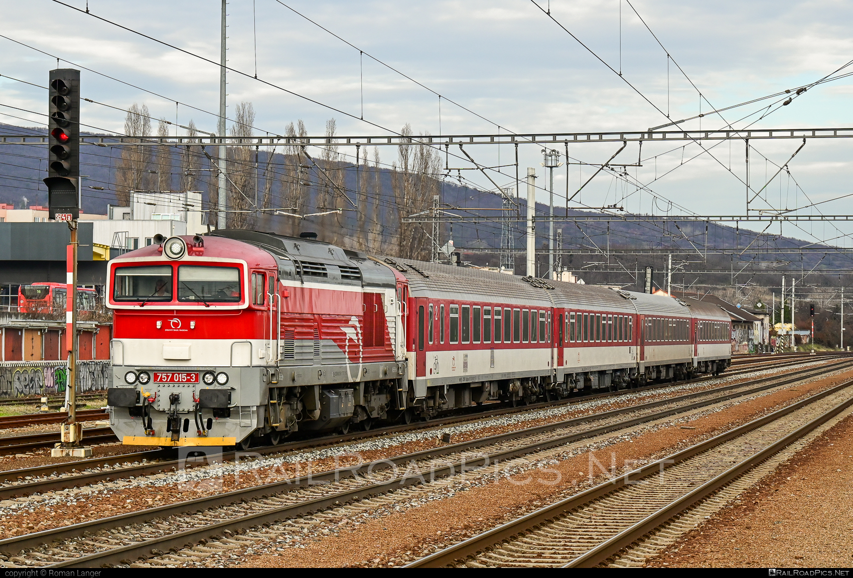 757 015-3 - ŽOS Zvolen Class 757 operated by Železničná Spoločnost