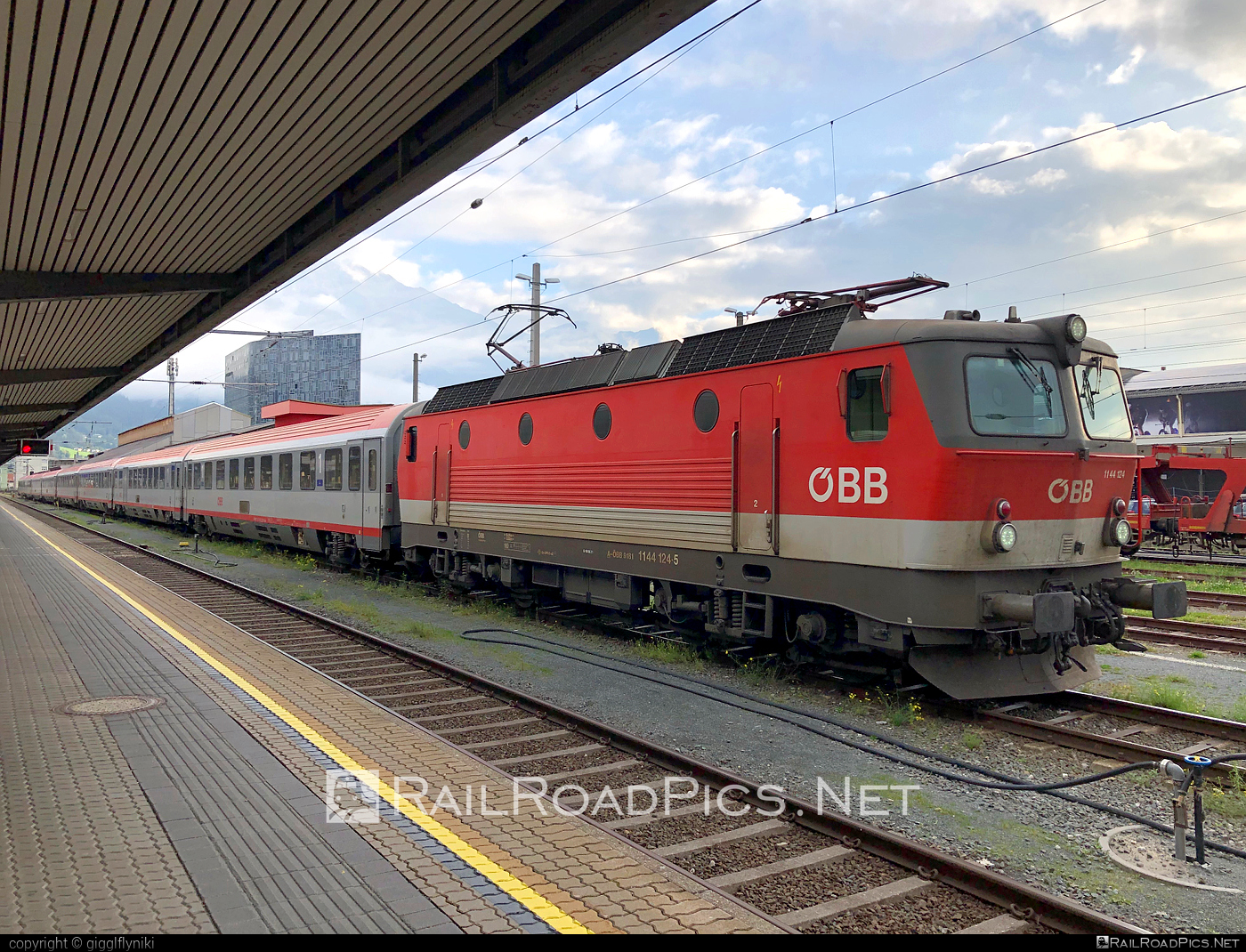 SGP 1144 - 1144 124 operated by Österreichische Bundesbahnen #obb #obb1144 #obbClass1144 #osterreichischebundesbahnen #sgp #sgp1144 #simmeringgrazpauker