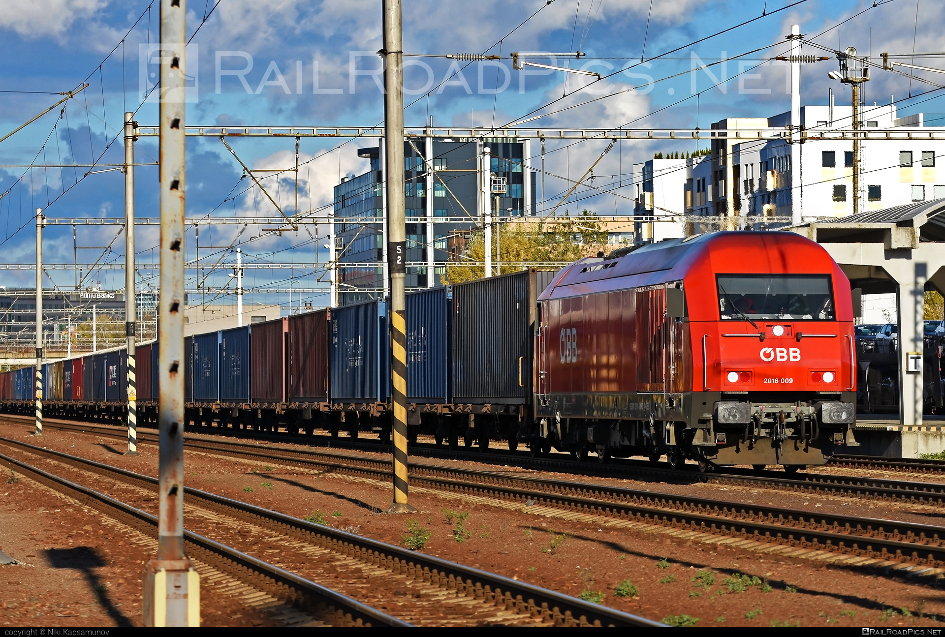 Siemens ER20 - 2016 009 operated by Rail Cargo Carrier – Slovakia s.r.o. #er20 #er20hercules #eurorunner #flatwagon #obb #osterreichischebundesbahnen #rccsk #siemens #siemenser20 #siemenser20hercules #siemenseurorunner #siemenshercules #wssk