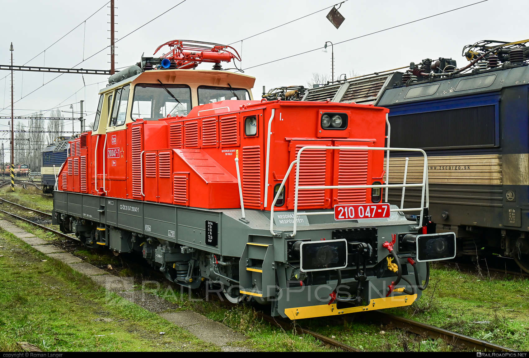 Škoda 51E - 210 047-7 operated by ČD Cargo, a.s. #cdcargo #csd #locomotive210 #skoda #skoda51e #zehlicka