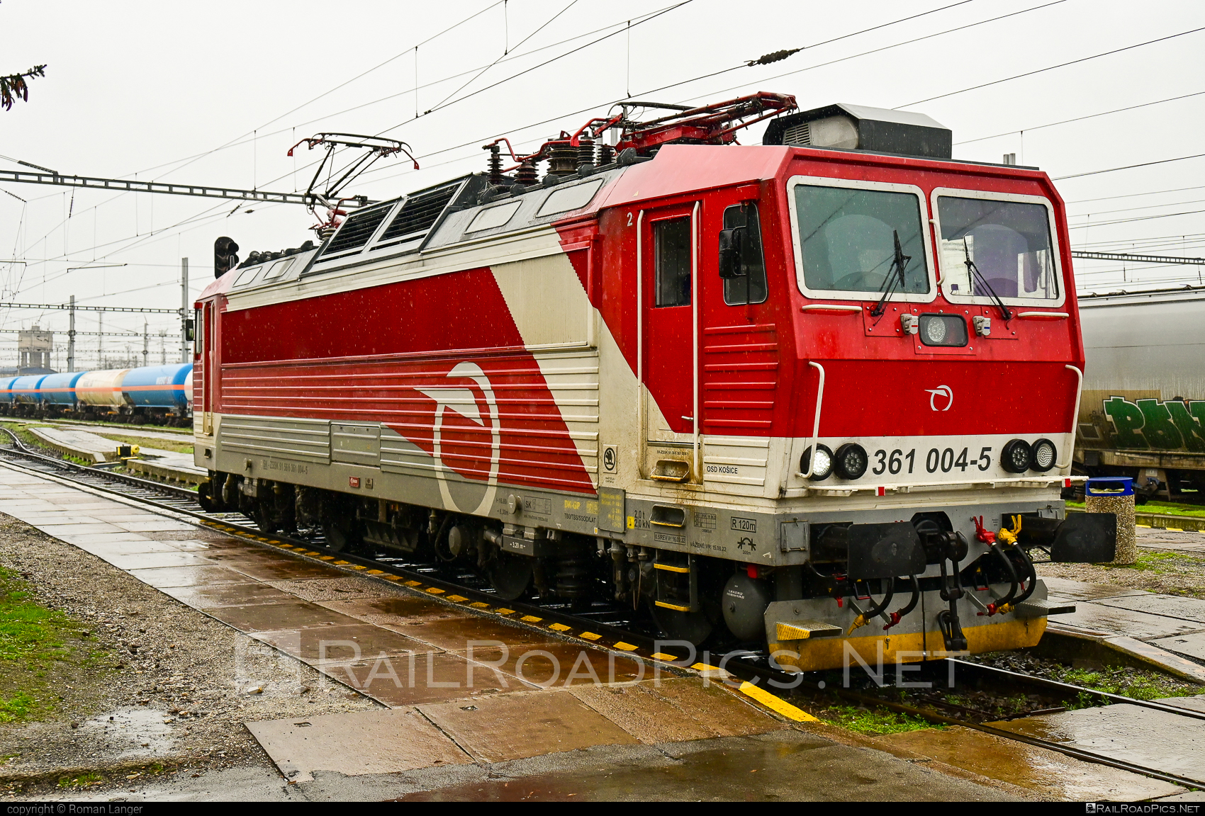 ŽOS Vrútky Class 361.0 - 361 004-5 operated by Železničná Spoločnost' Slovensko, a.s. #ZeleznicnaSpolocnostSlovensko #locomotive361 #locomotive3610 #zosvrutky #zssk