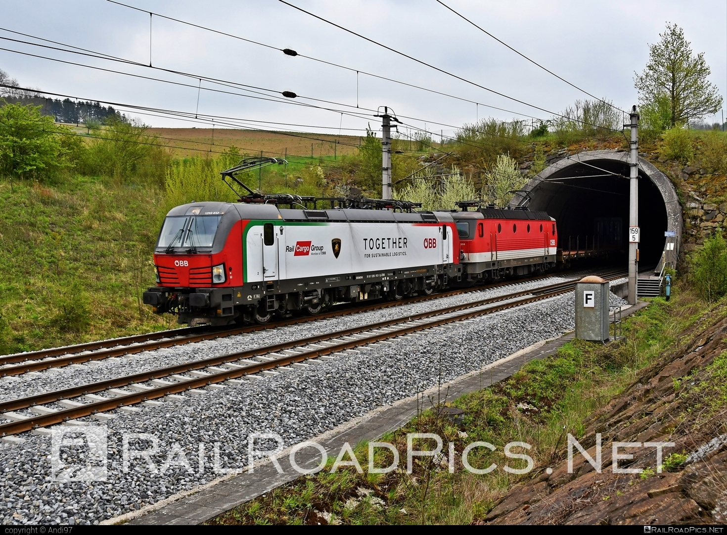 Siemens Vectron MS - 1293 012 operated by Rail Cargo Austria AG #obb #osterreichischebundesbahnen #rcw #siemens #siemensVectron #siemensVectronMS #tunnel #vectron #vectronMS