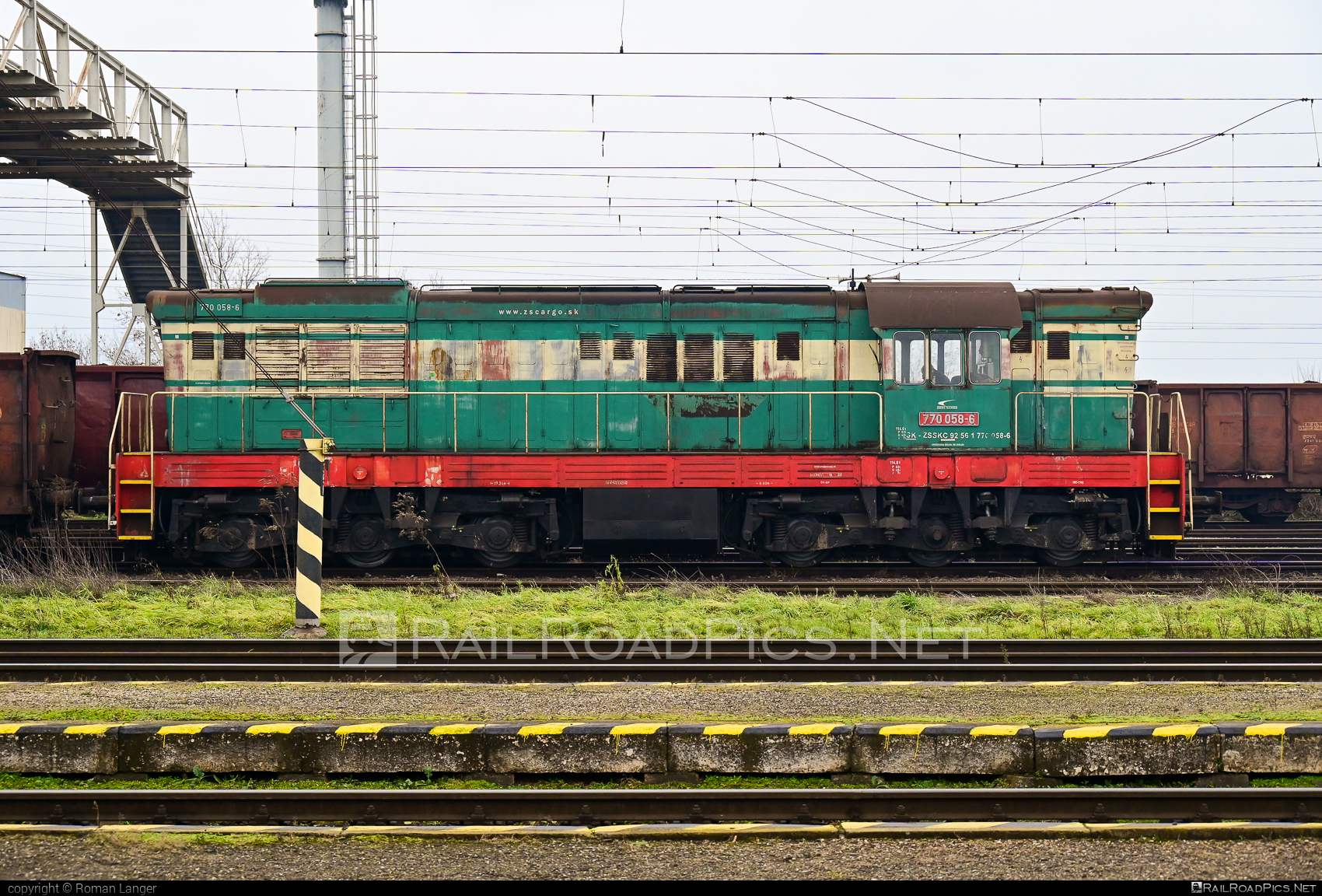 ČKD T 669.0 (770) - 770 058-6 operated by Železničná Spoločnost' Cargo Slovakia a.s. #ZeleznicnaSpolocnostCargoSlovakia #ckd #ckd6690 #ckd770 #ckdt6690 #cmeliak #zsskcargo
