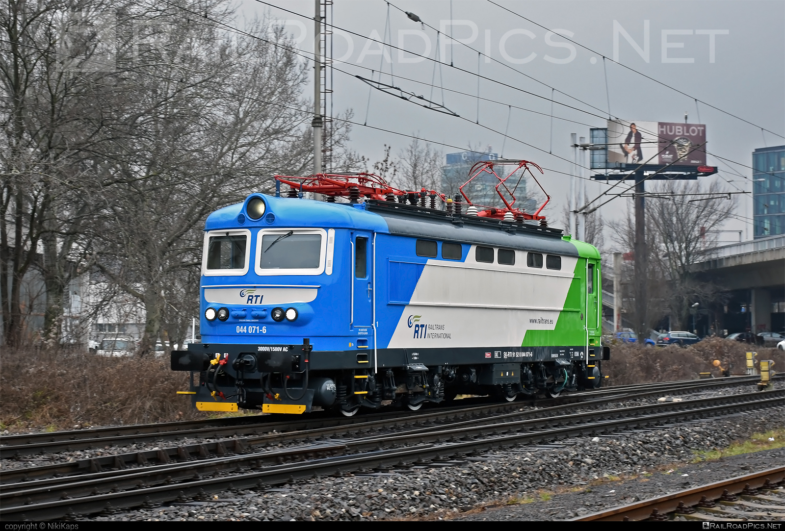 Škoda 73E - 044 071-6 operated by Railtrans International, s.r.o #RailtransInternational #locomotive242 #plechac #rti #skoda #skoda73e