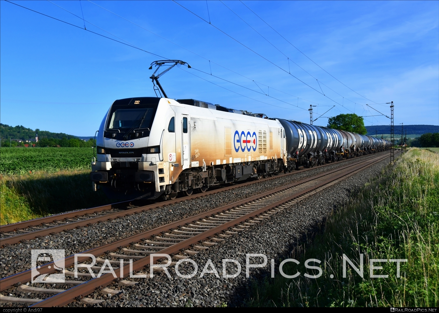 Stadler EURODUAL - 159 214 operated by ecco-rail GmbH #eccorail #eccorailgmbh #eurodual #gatx #kesselwagen #rcm #rcmRailCareAnd­Management #rcmRailCareAnd­ManagementGmbH #stadler #stadlereurodual #stadlerrail #stadlerrailag #tankwagon