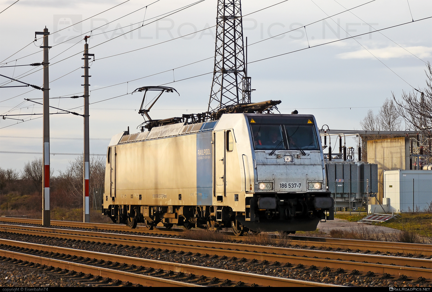 Bombardier TRAXX F140 MS - 186 537-7 operated by METRANS Rail s.r.o. #bombardier #bombardiertraxx #hhla #metrans #metransrail #railpool #railpoolgmbh #traxx #traxxf140 #traxxf140ms