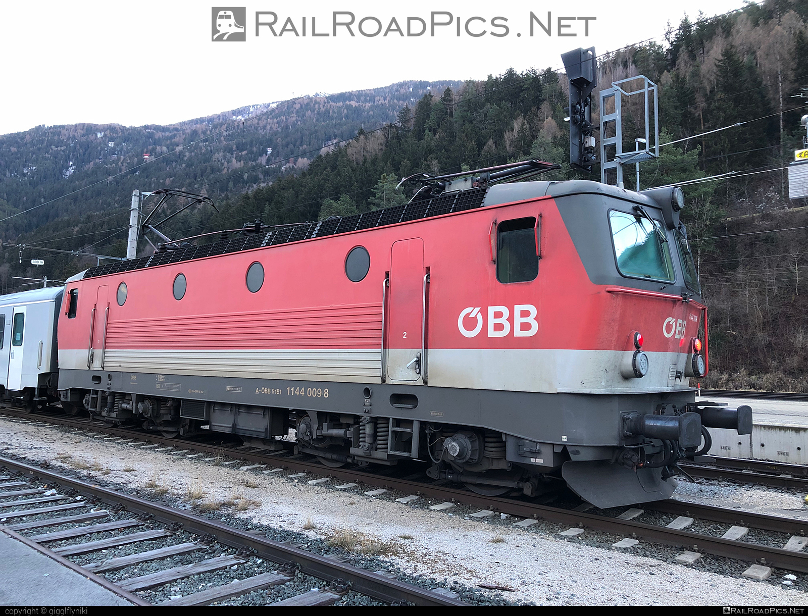 SGP 1144 - 1144 009 operated by Österreichische Bundesbahnen #obb #obb1144 #obbClass1144 #osterreichischebundesbahnen #sgp #sgp1144 #simmeringgrazpauker